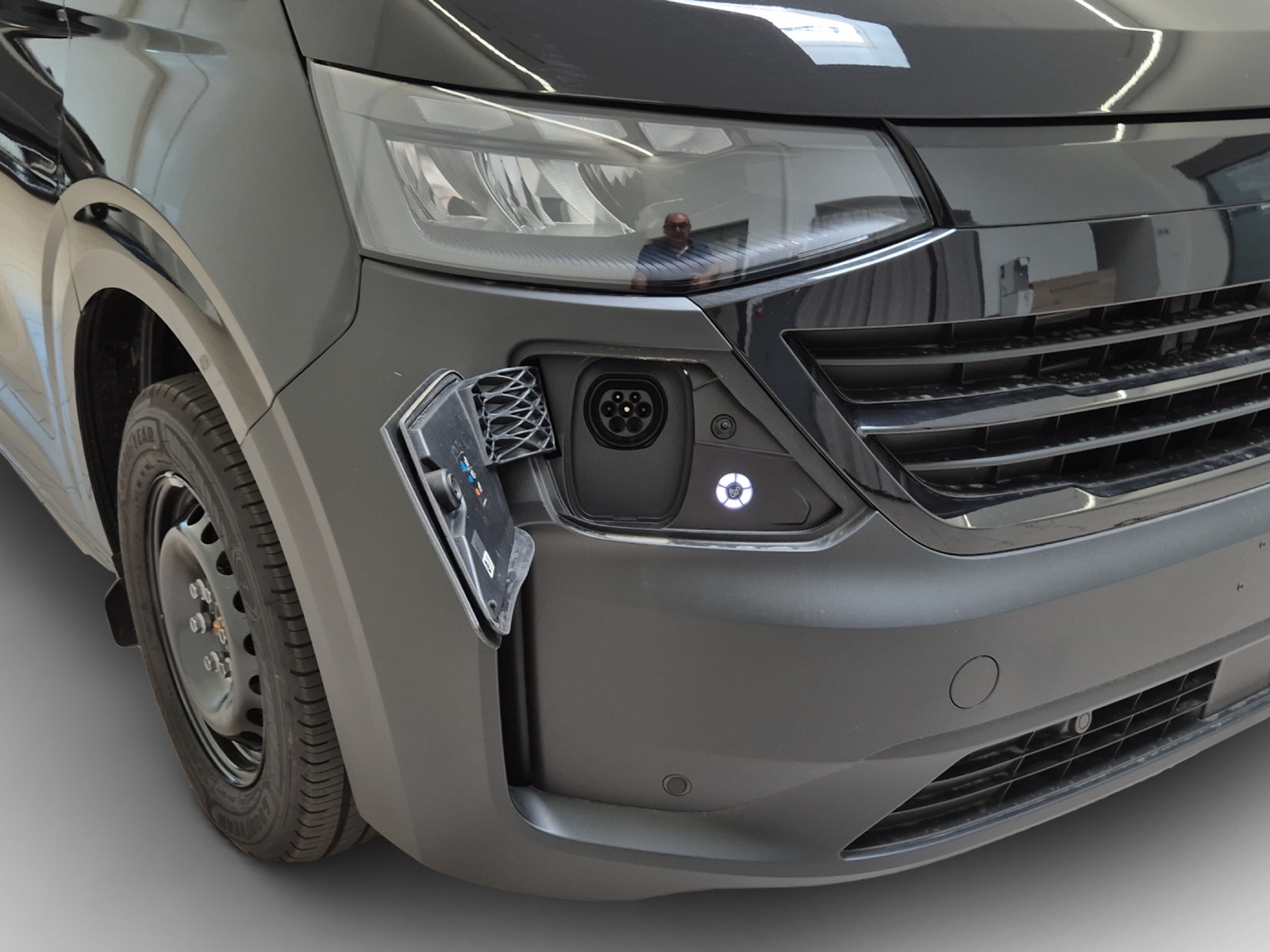 VW Transporter 2.5 TSI e-Hybrid-image-14