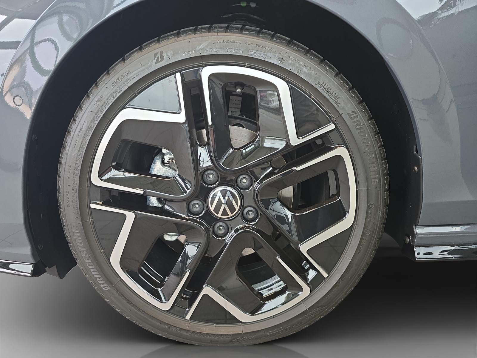 VW Golf Variant 1.5 eTSI mHEV R-Line-image-13