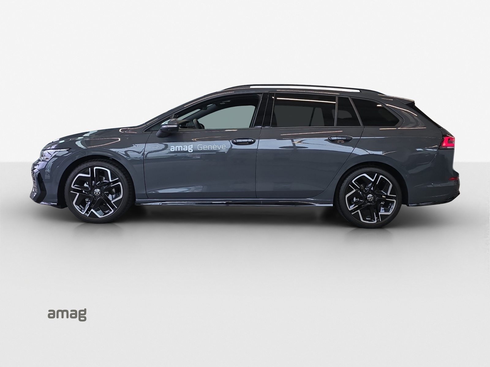 VW Golf Variant 1.5 eTSI mHEV R-Line-image-1