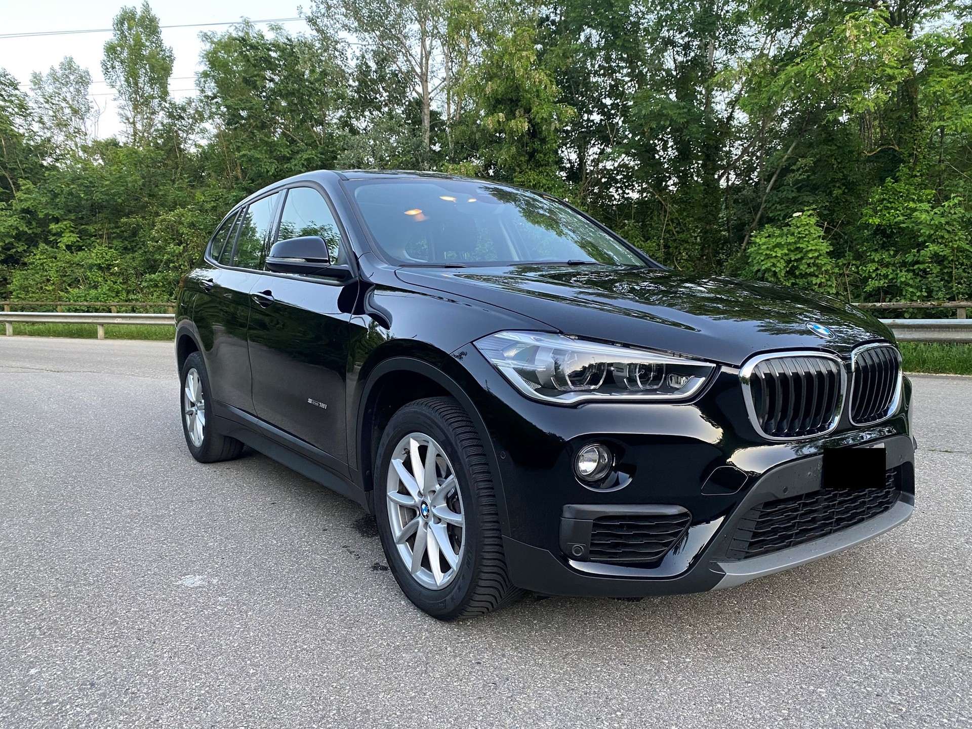 BMW 18i sDrive-image-1