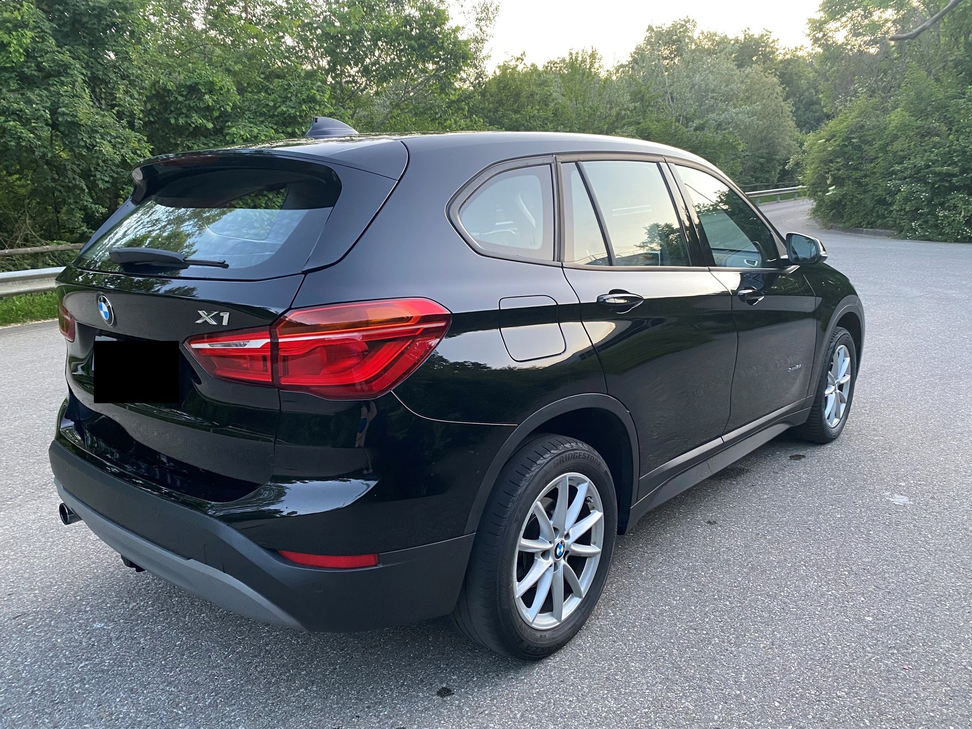 BMW 18i sDrive-image-2
