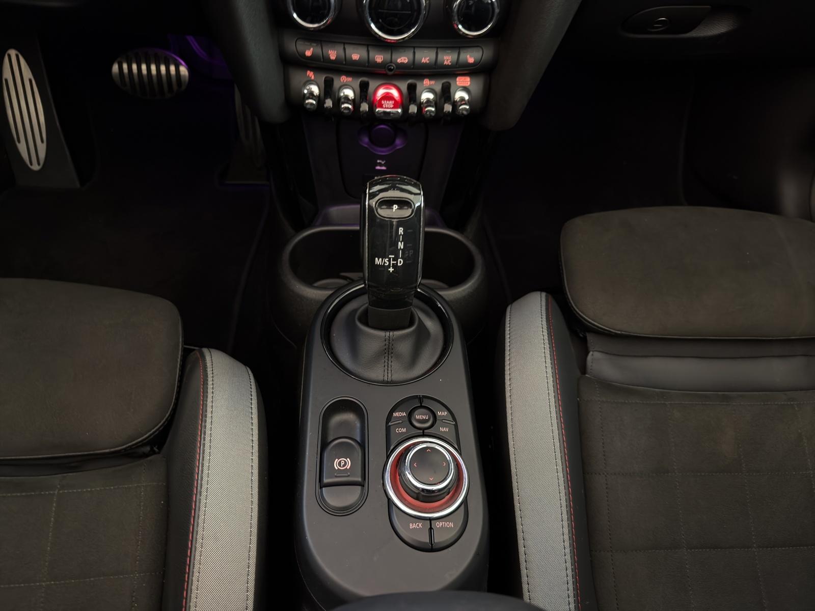MINI Cabrio John Cooper Works-image-15