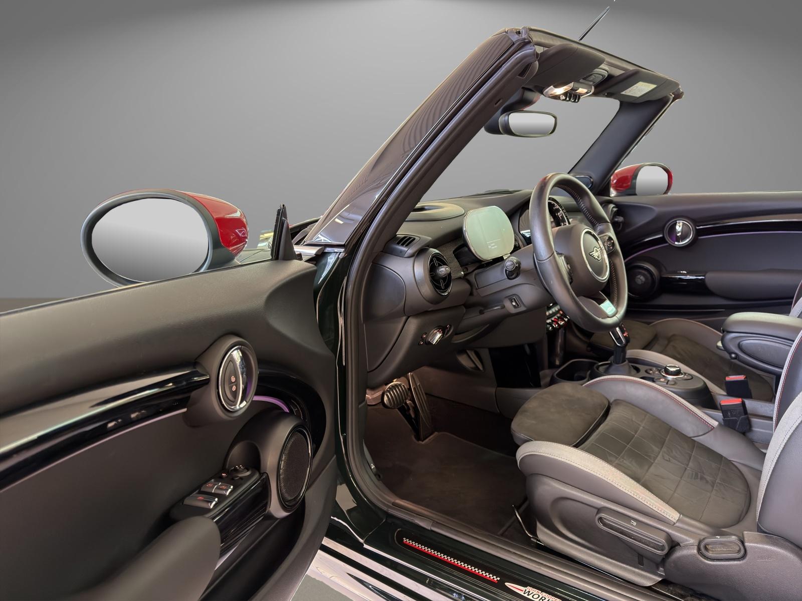 MINI Cabrio John Cooper Works-image-9