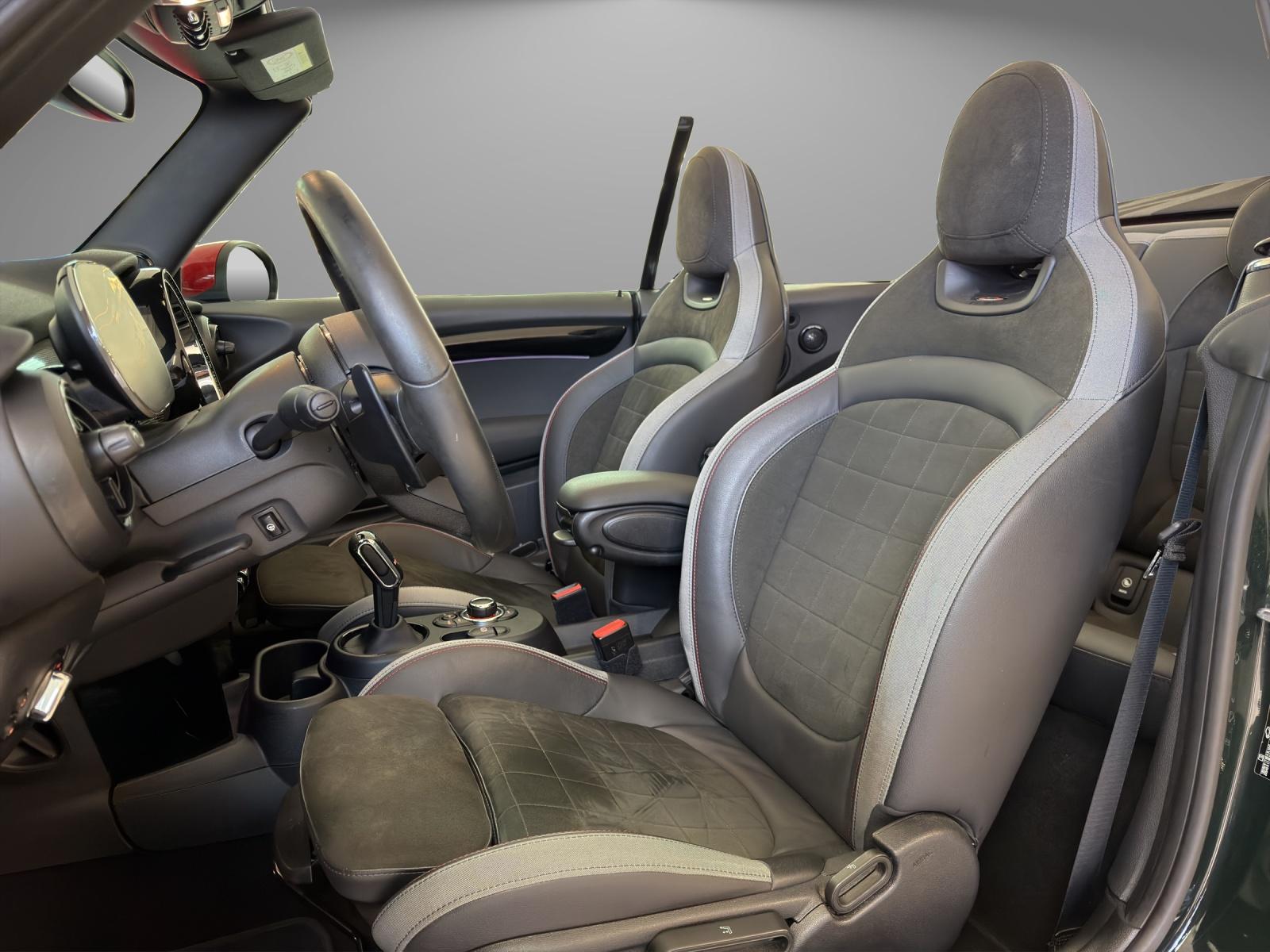 MINI Cabrio John Cooper Works-image-10