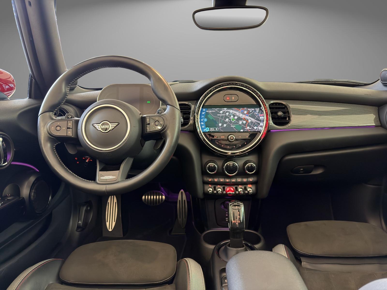 MINI Cabrio John Cooper Works-image-12