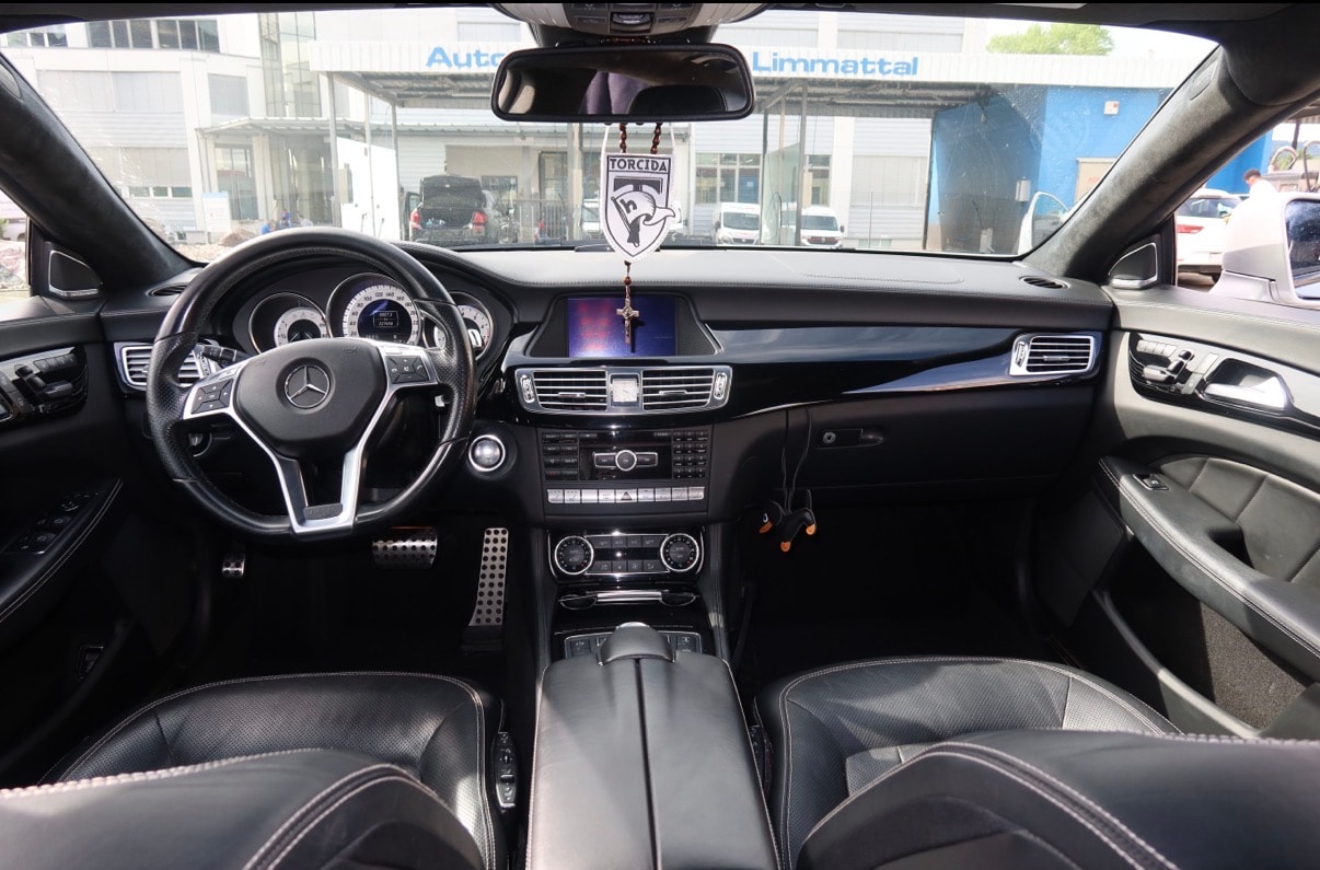MERCEDES-BENZ CLS 500 V8 BlueEF 4matic-image-3