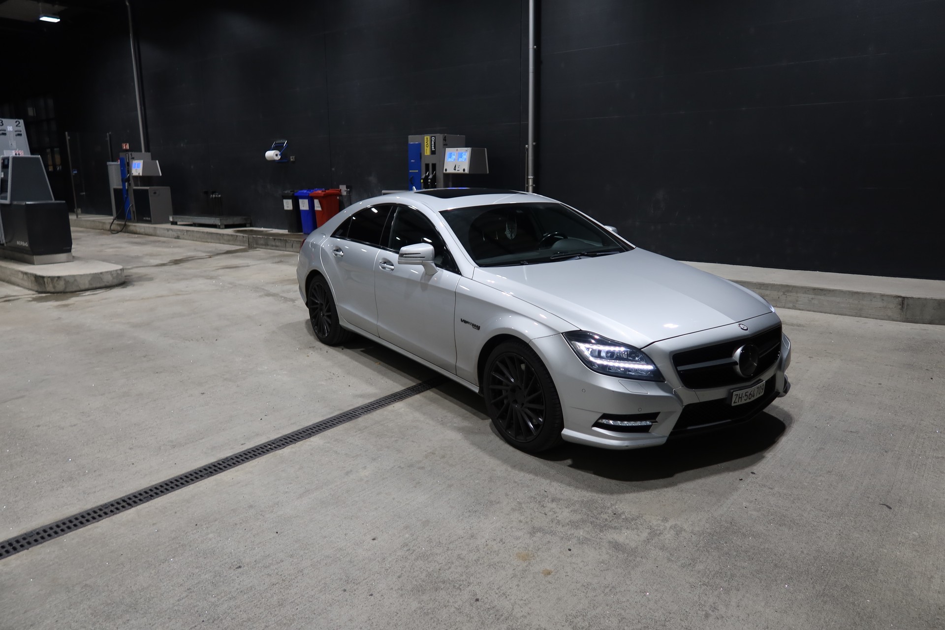 MERCEDES-BENZ CLS 500 V8 BlueEF 4matic-image-0