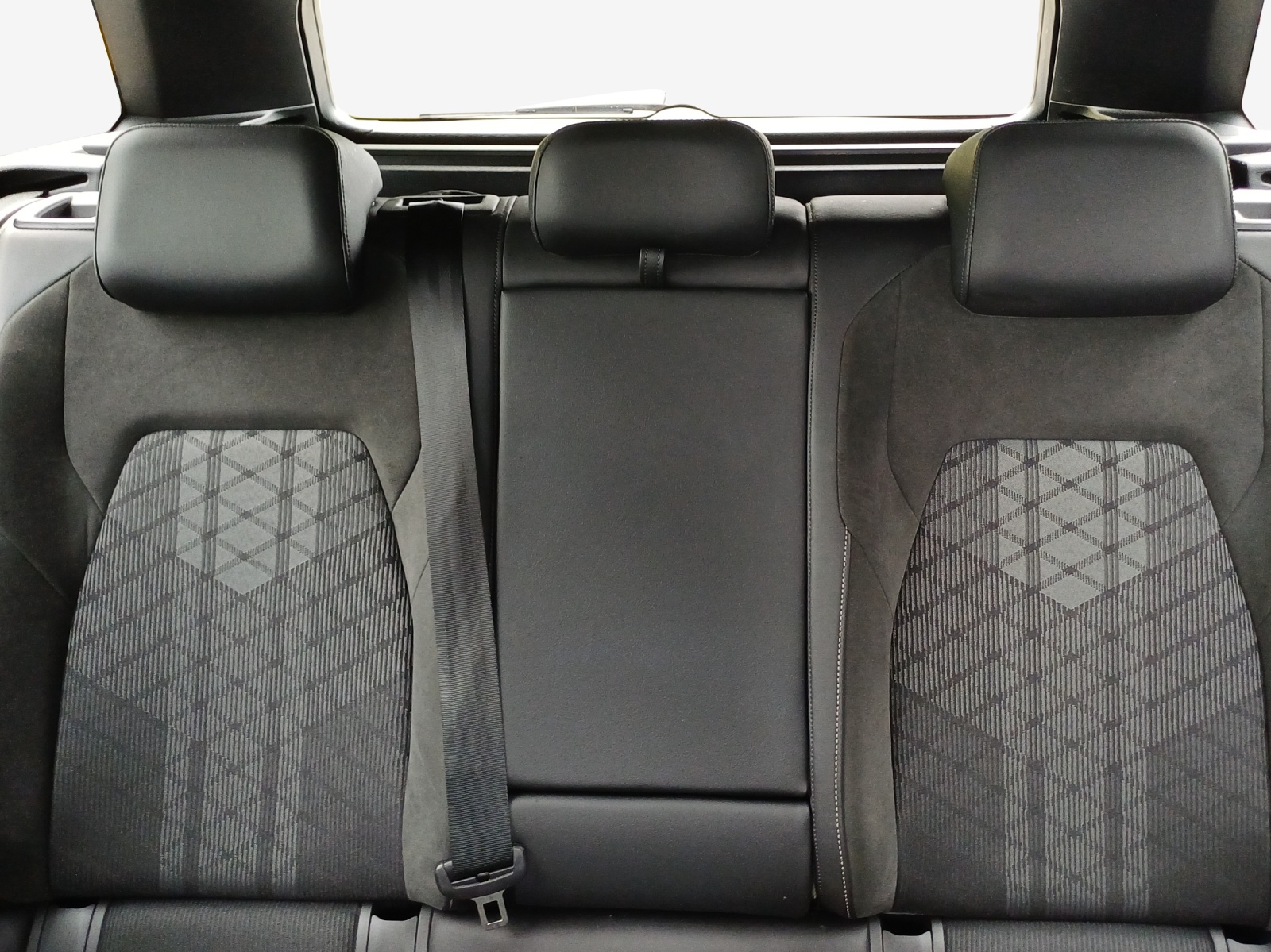 VW Golf Variant 2.0 TSI R-Line DSG 4 Motion-image-11