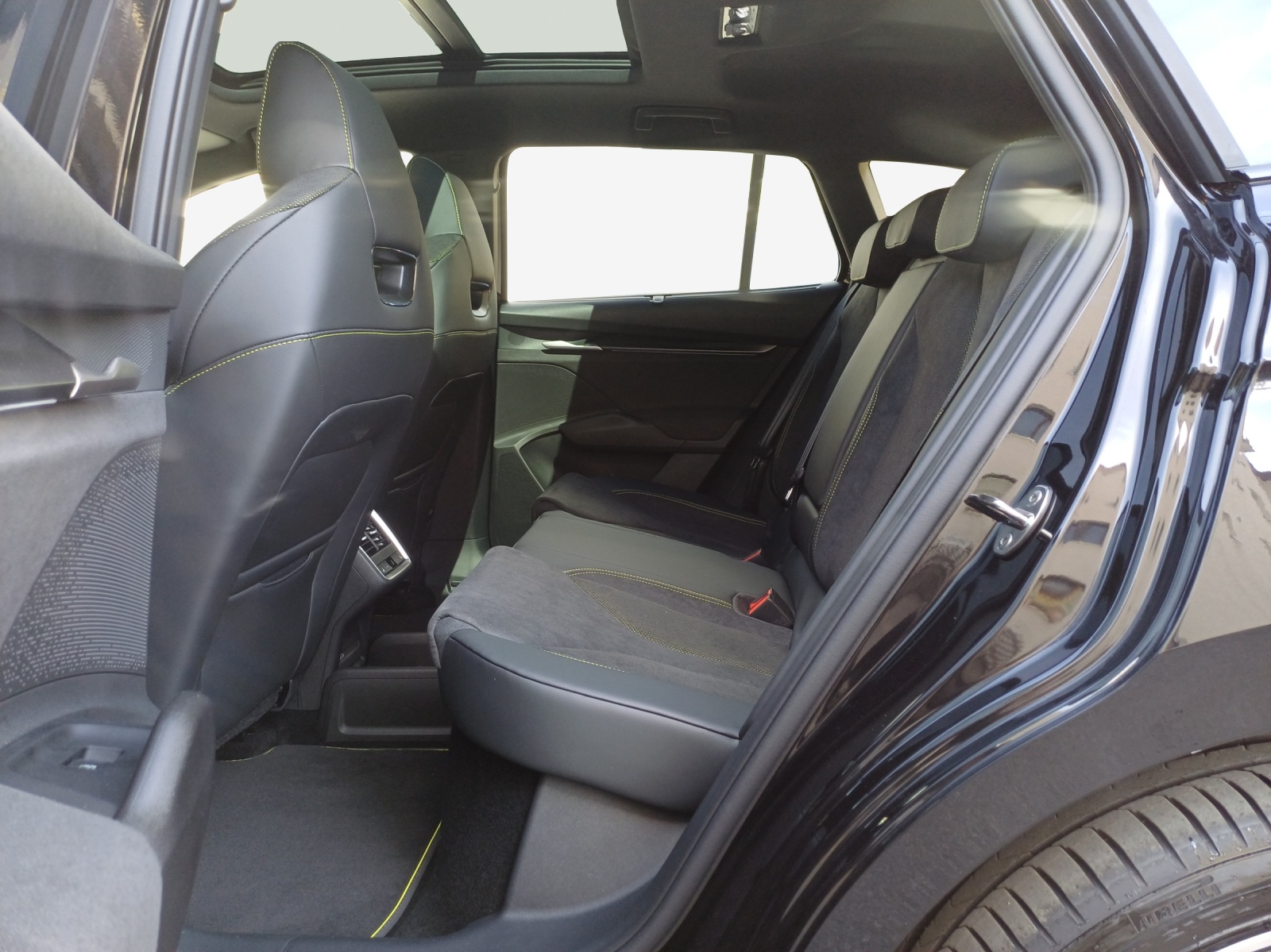 SKODA Enyaq 4x4 RS-image-11