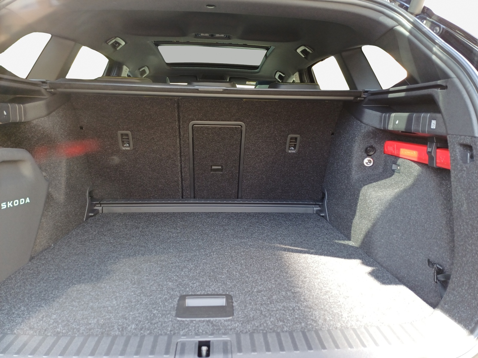 SKODA Enyaq 4x4 RS-image-12