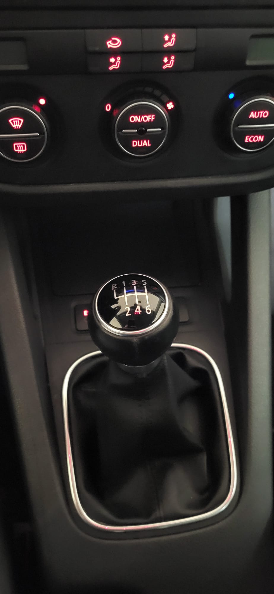 VW 1.6 FSI Sportline-image-2
