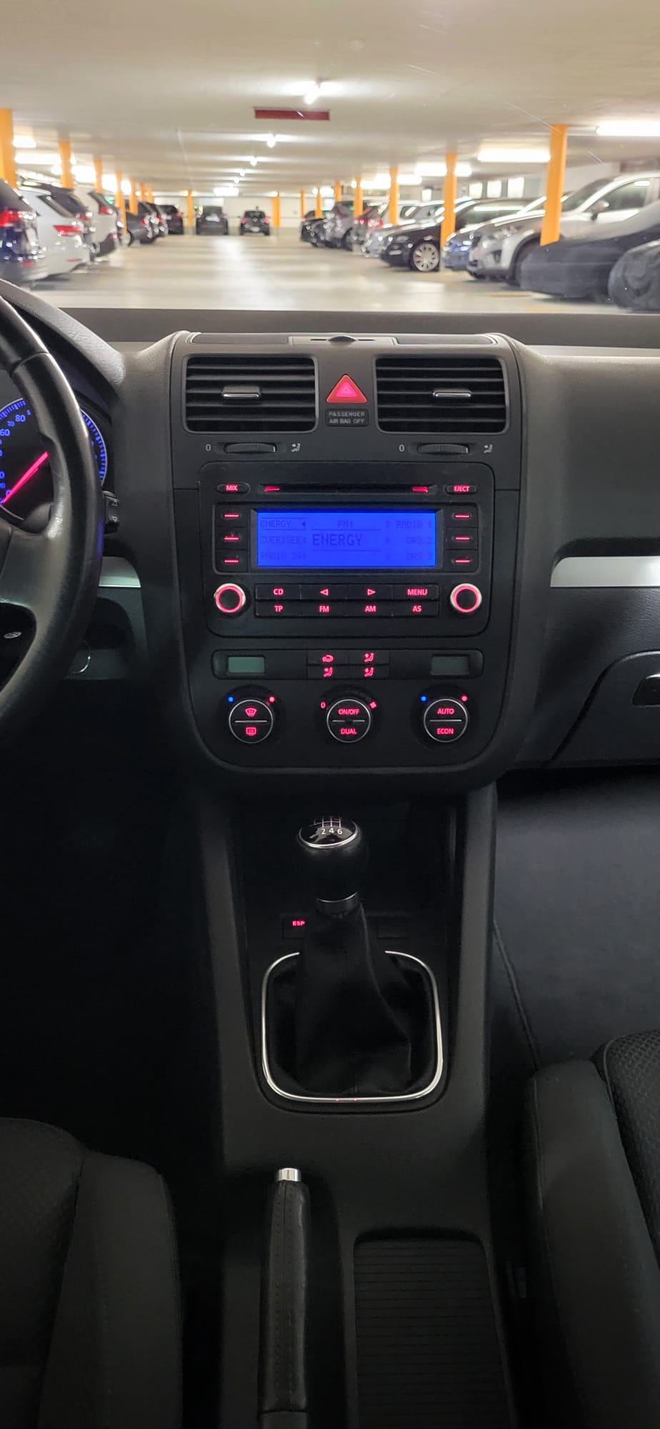VW 1.6 FSI Sportline-image-5