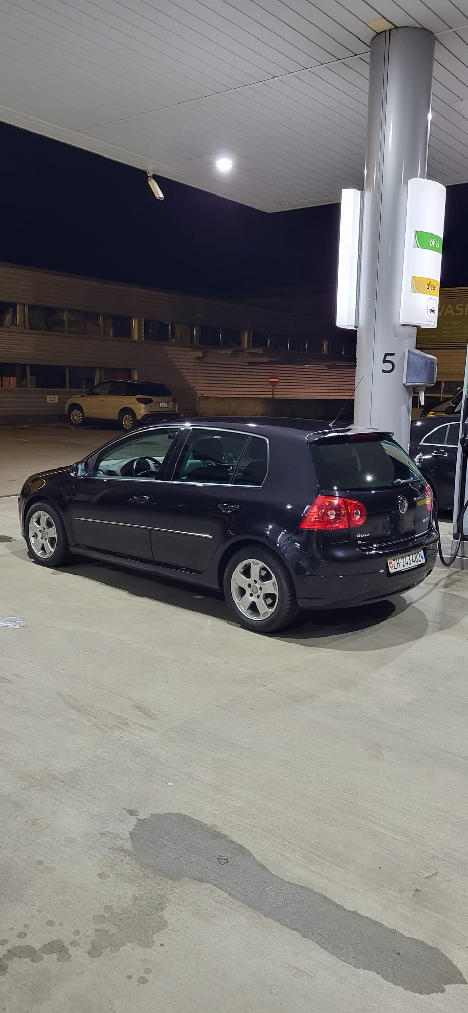VW 1.6 FSI Sportline-image-1