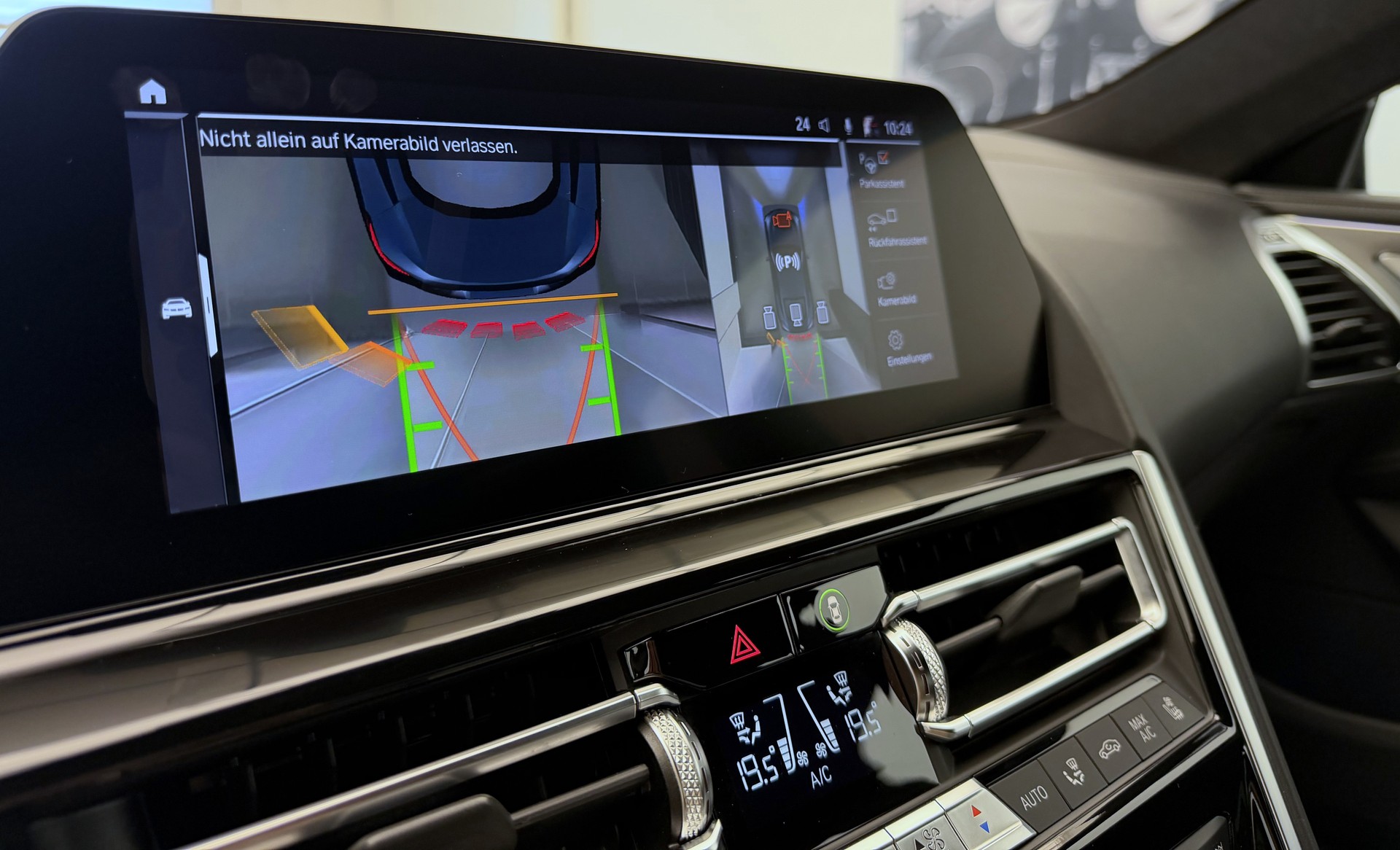 BMW M850i xDrive Steptronic-image-17