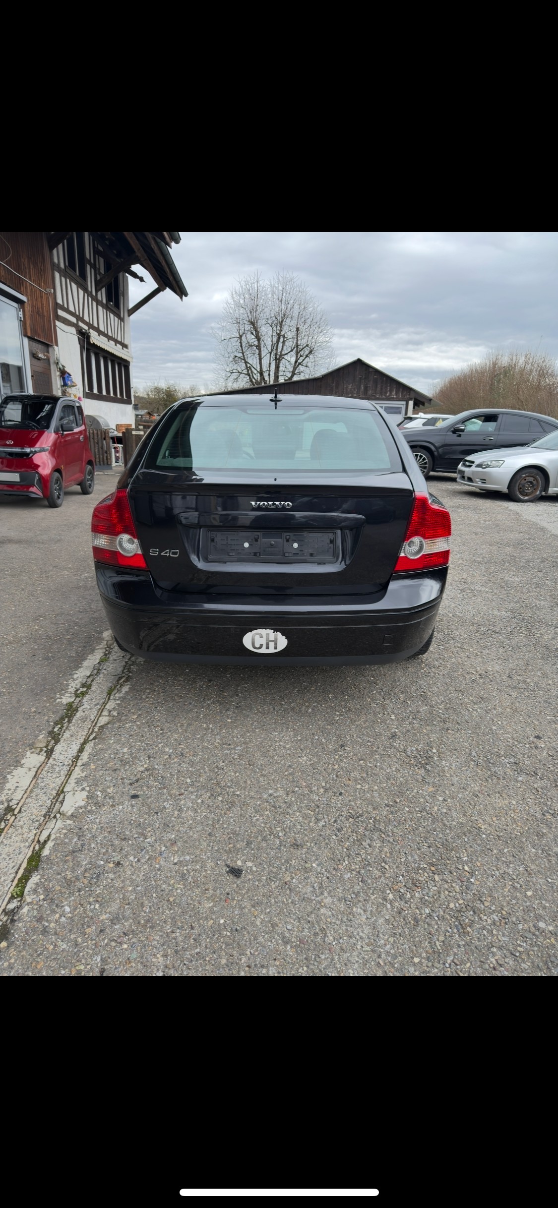 VOLVO 2.4i 20V Basis-image-1