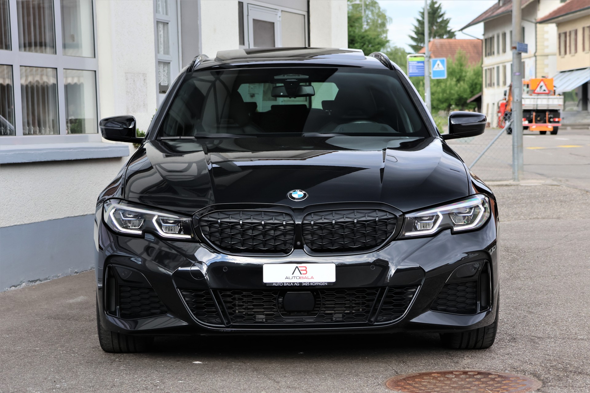 BMW M340d xDrive 48V Touring Steptronic Sport (CH) + 1.8T AHK-image-1