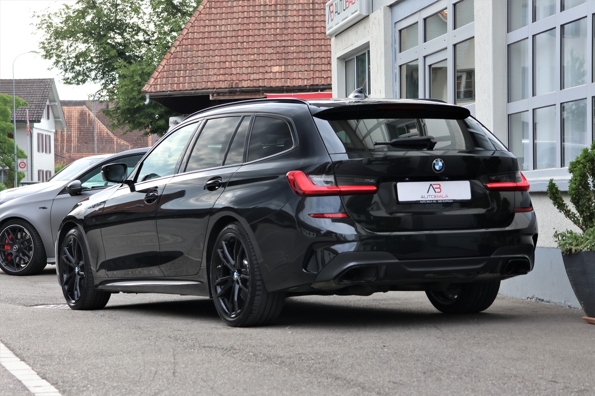 BMW M340d xDrive 48V Touring Steptronic Sport (CH) + 1.8T AHK-image-2