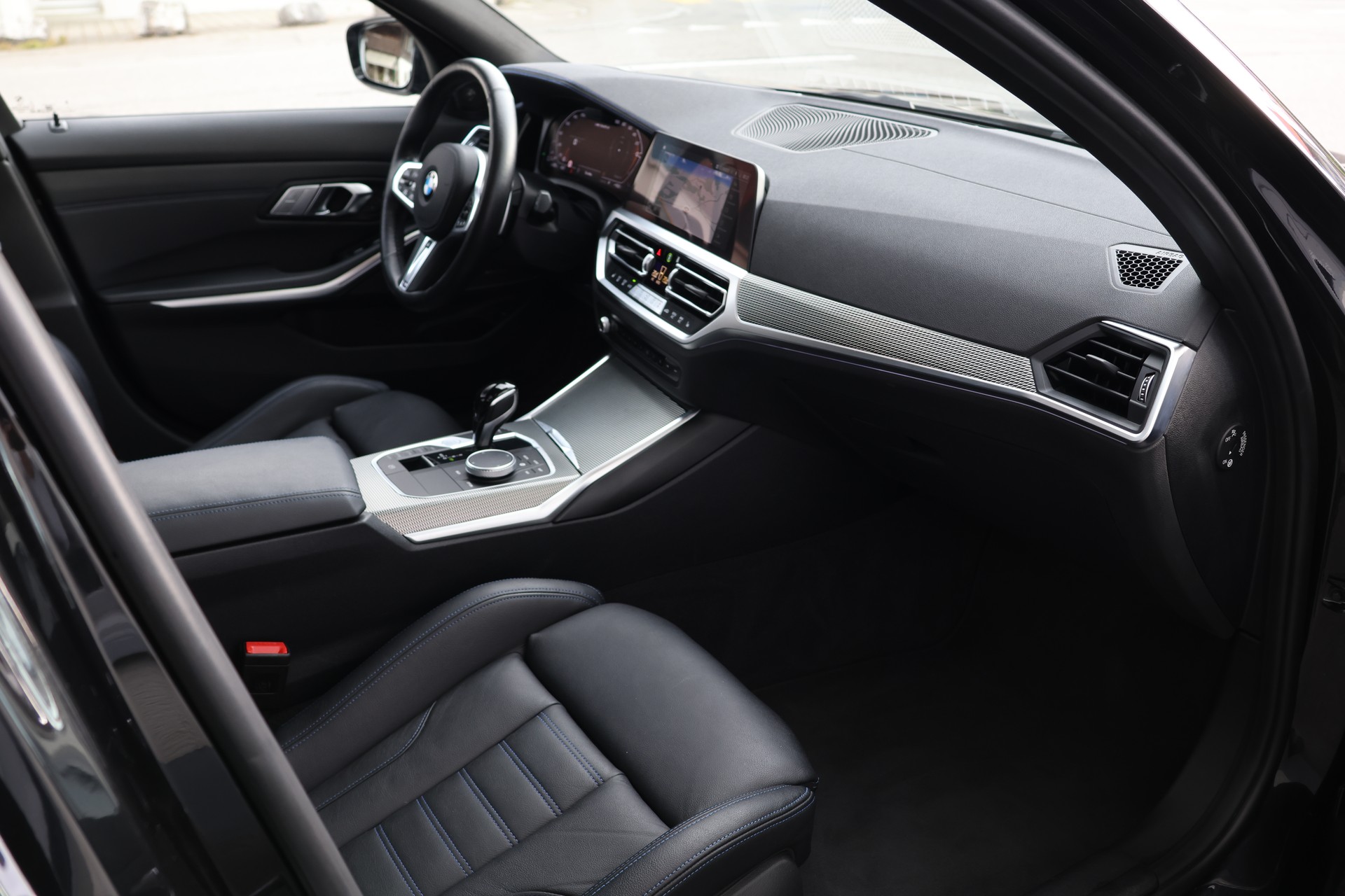BMW M340d xDrive 48V Touring Steptronic Sport (CH) + 1.8T AHK-image-20