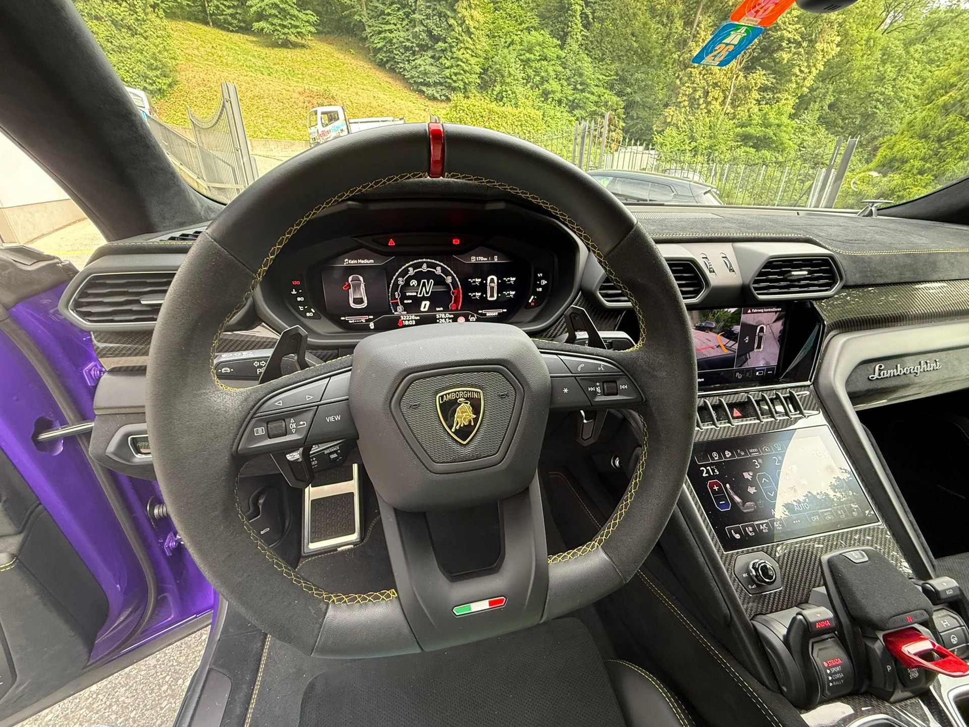 LAMBORGHINI Urus Performante-image-10