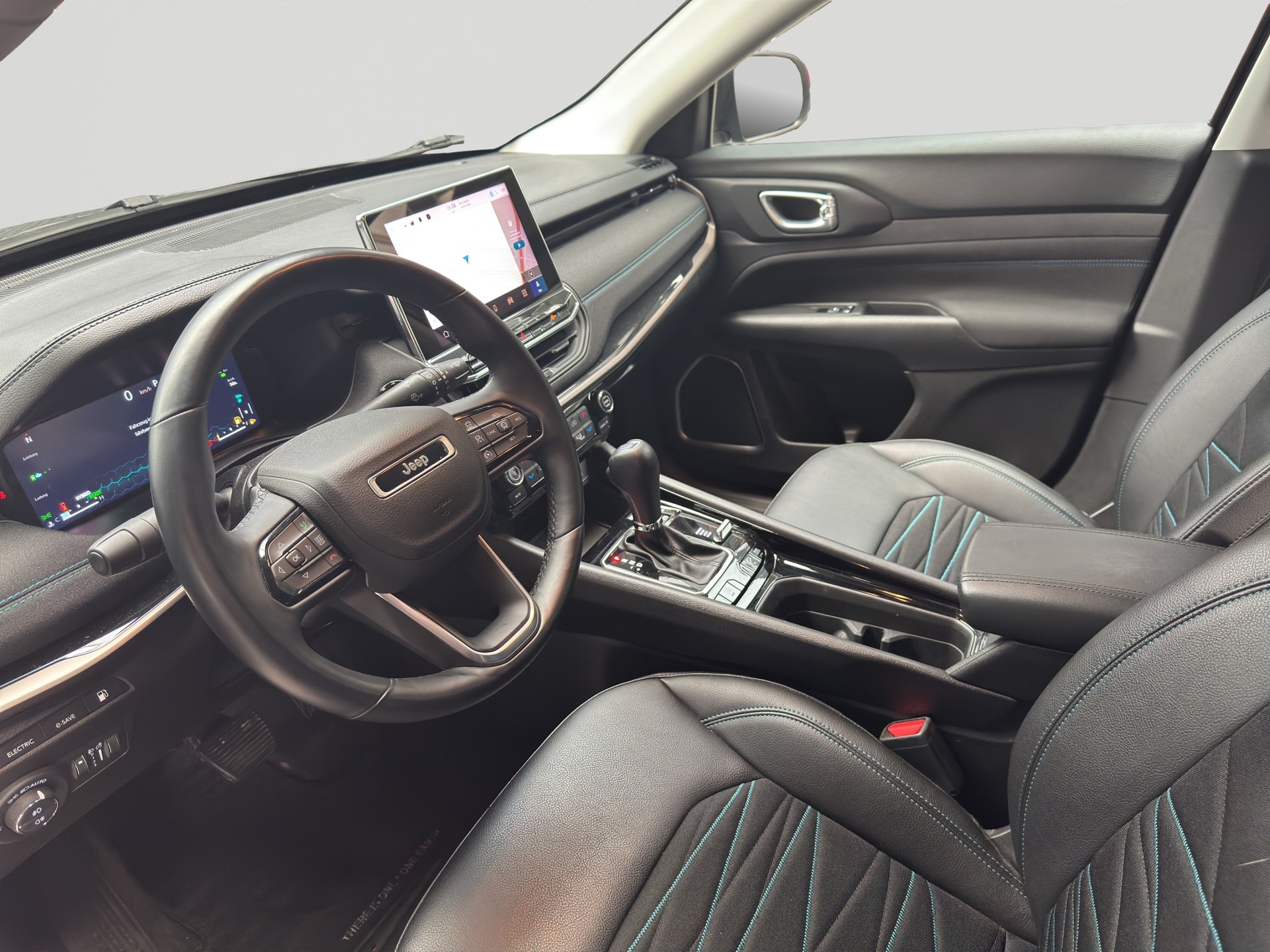 JEEP Compass 1.3 T PHEV Limited AWD Bi-Color-image-6