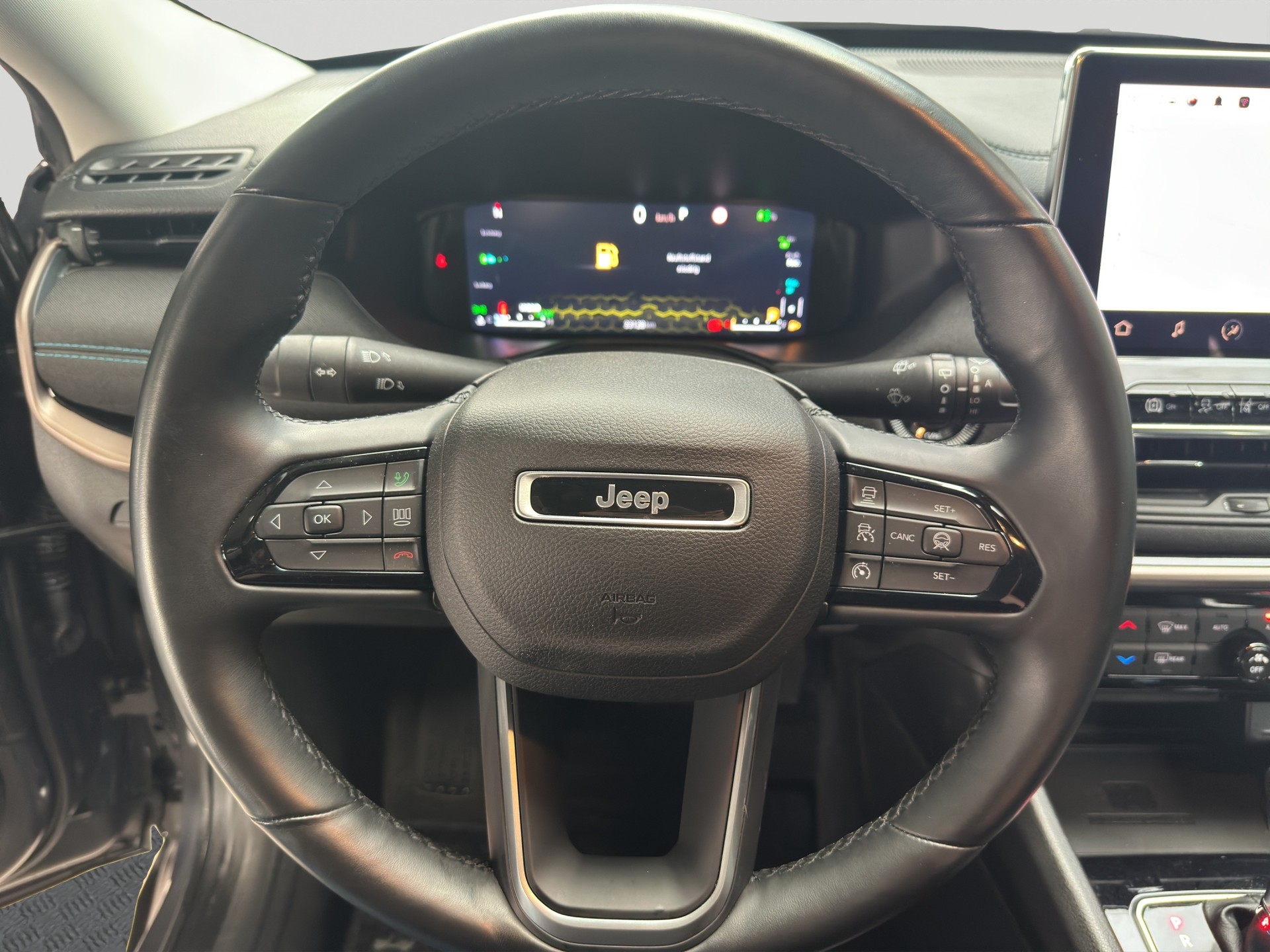 JEEP Compass 1.3 T PHEV Limited AWD Bi-Color-image-9
