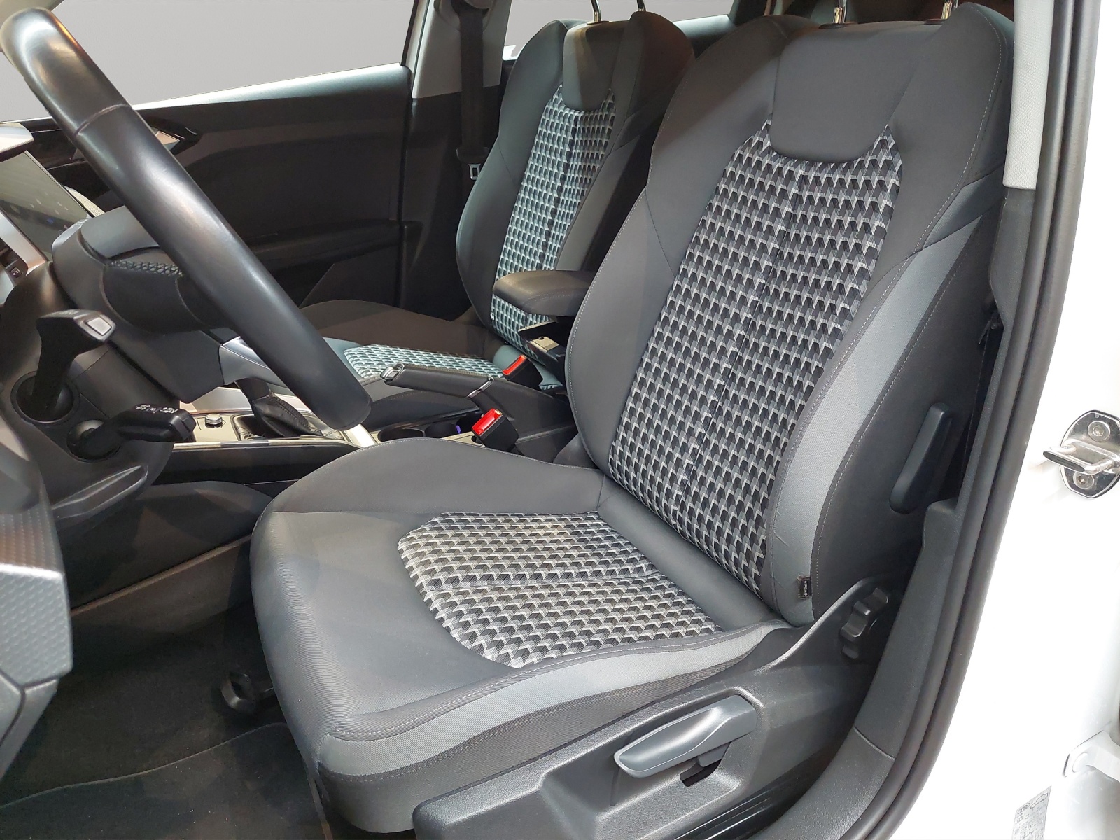 AUDI A1 Sportback 30 TFSI advanced Attraction S-tronic-image-5