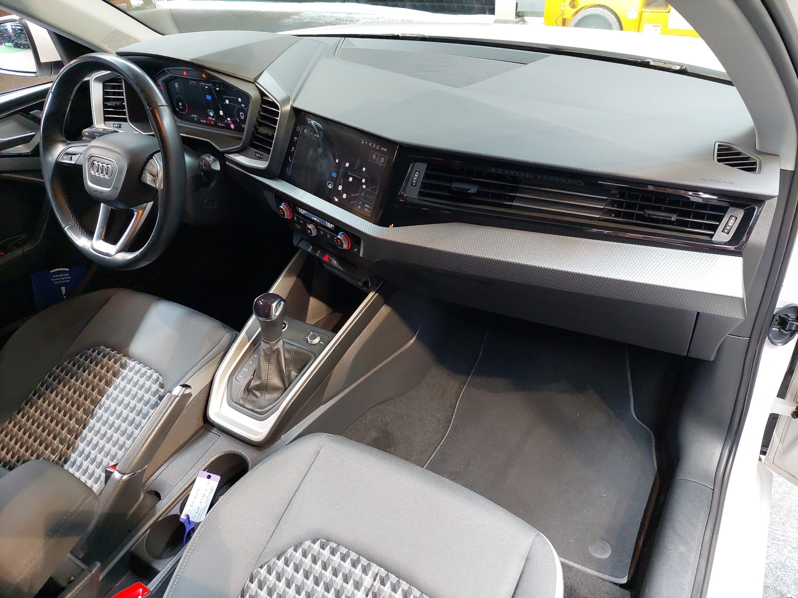AUDI A1 Sportback 30 TFSI advanced Attraction S-tronic-image-9