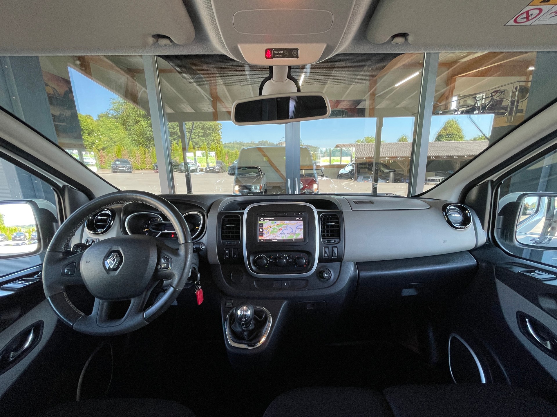RENAULT Trafic ENERGY dCi 145 Grand Passenger Dynamique-image-7