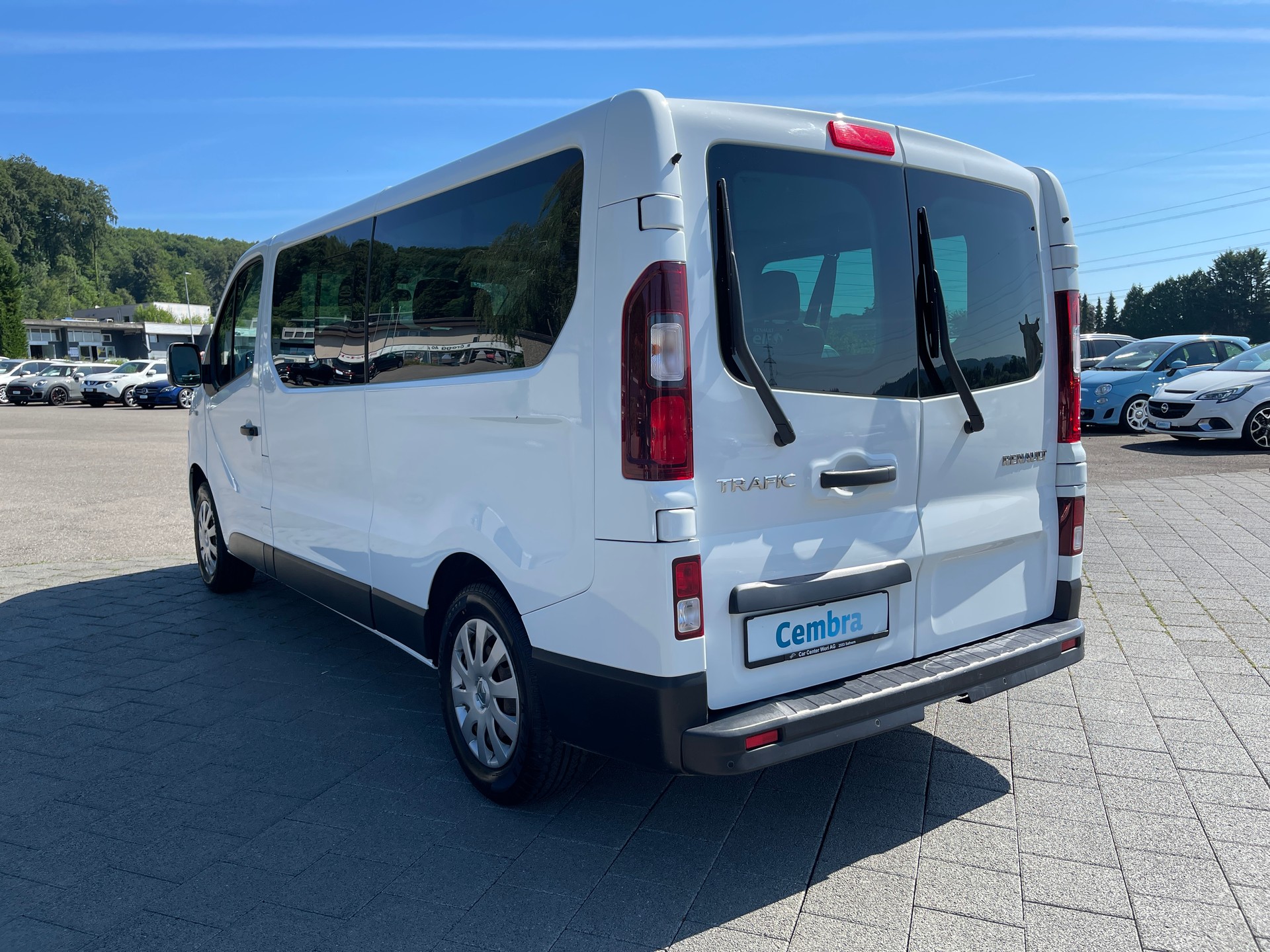 RENAULT Trafic ENERGY dCi 145 Grand Passenger Dynamique-image-2