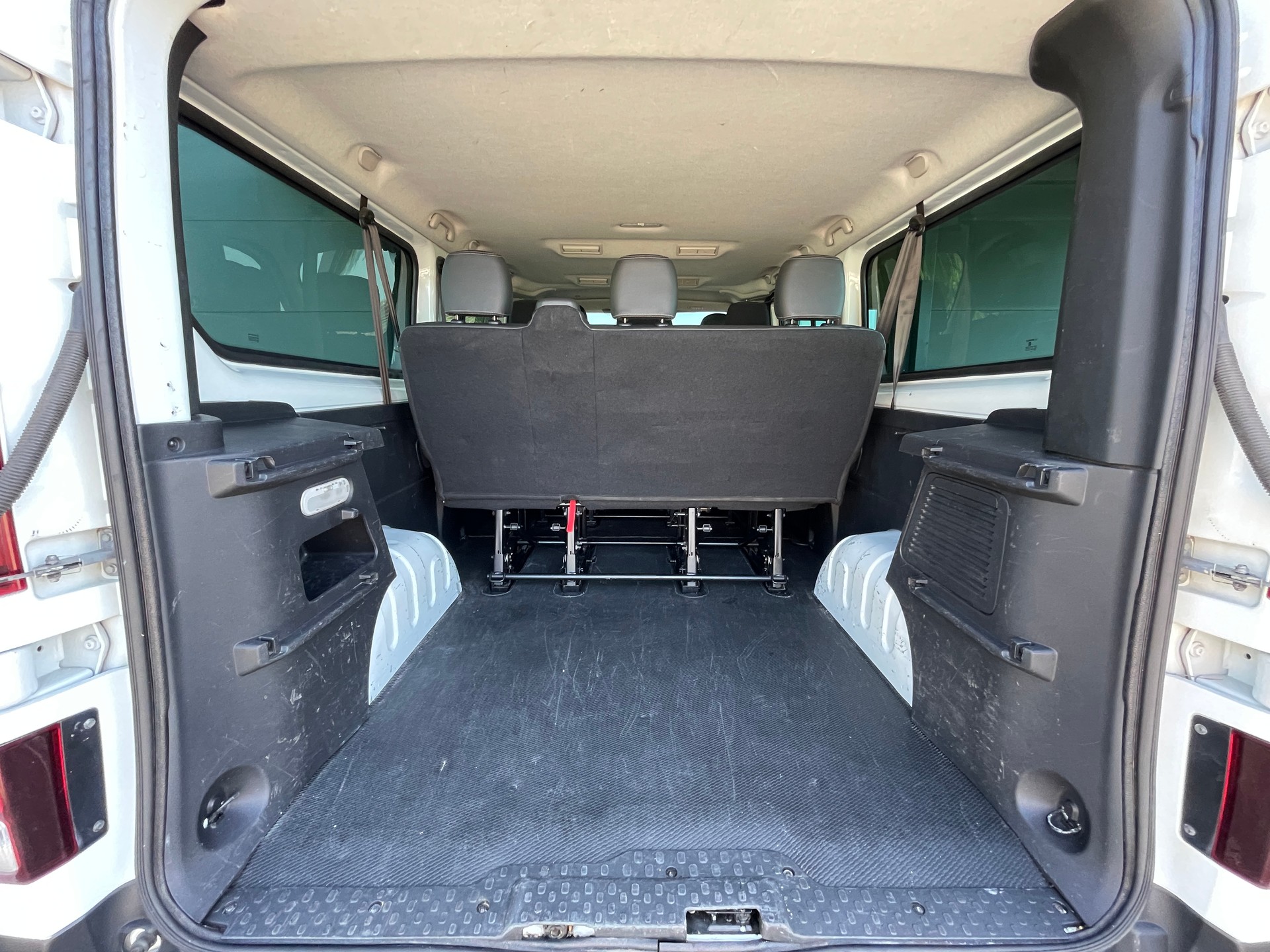 RENAULT Trafic ENERGY dCi 145 Grand Passenger Dynamique-image-13