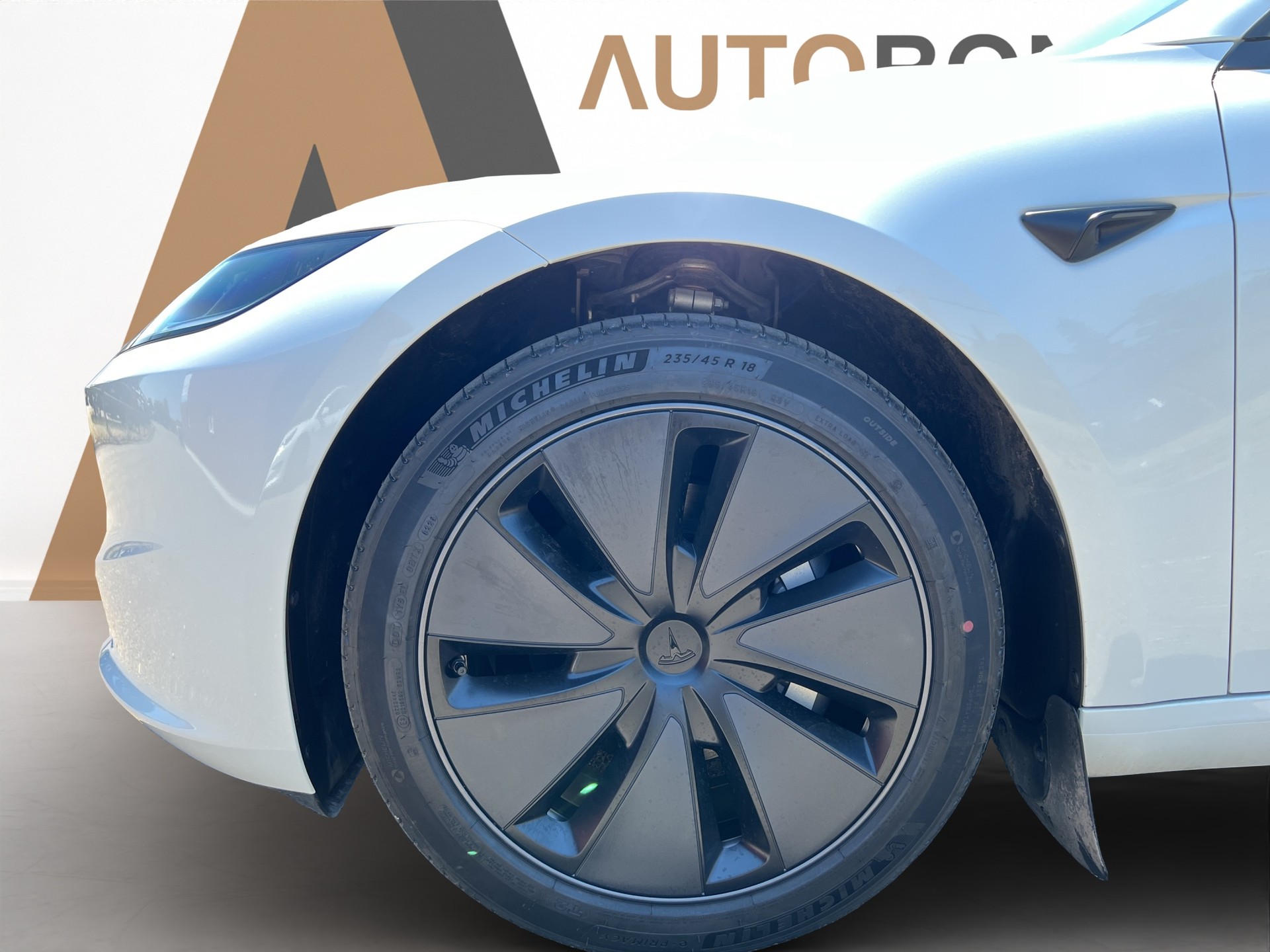 TESLA Model 3 Long Range Dual Motor AWD-image-23