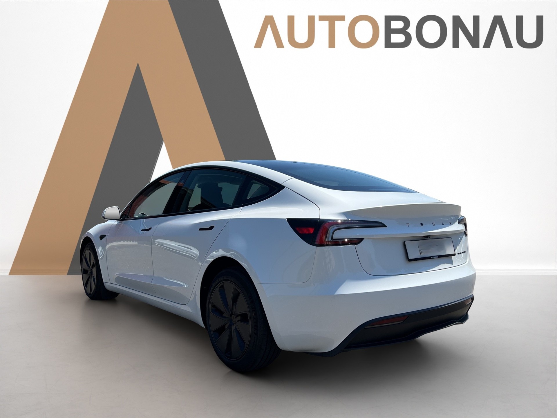 TESLA Model 3 Long Range Dual Motor AWD-image-2