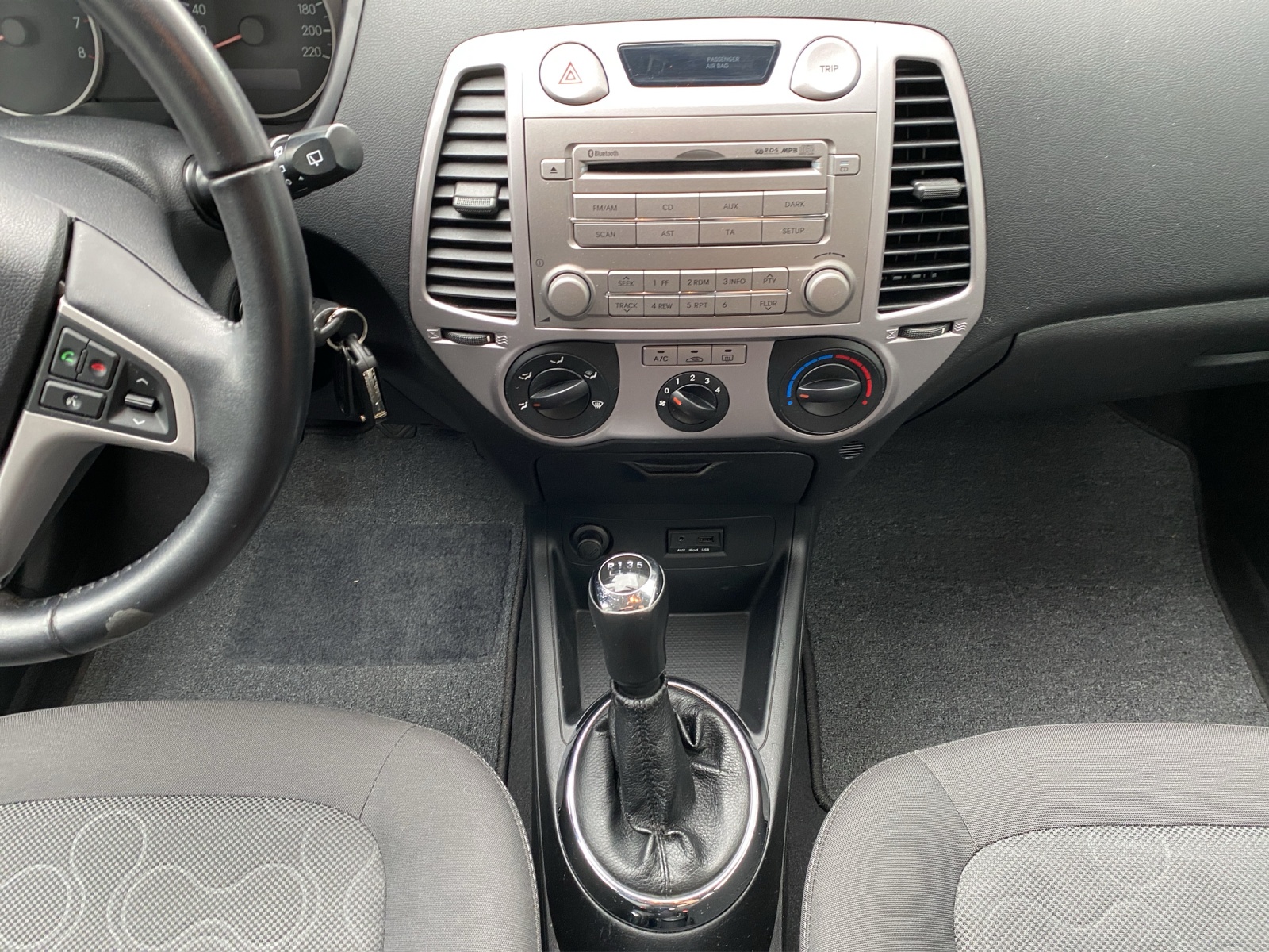 HYUNDAI i20 1.4 Style-image-13