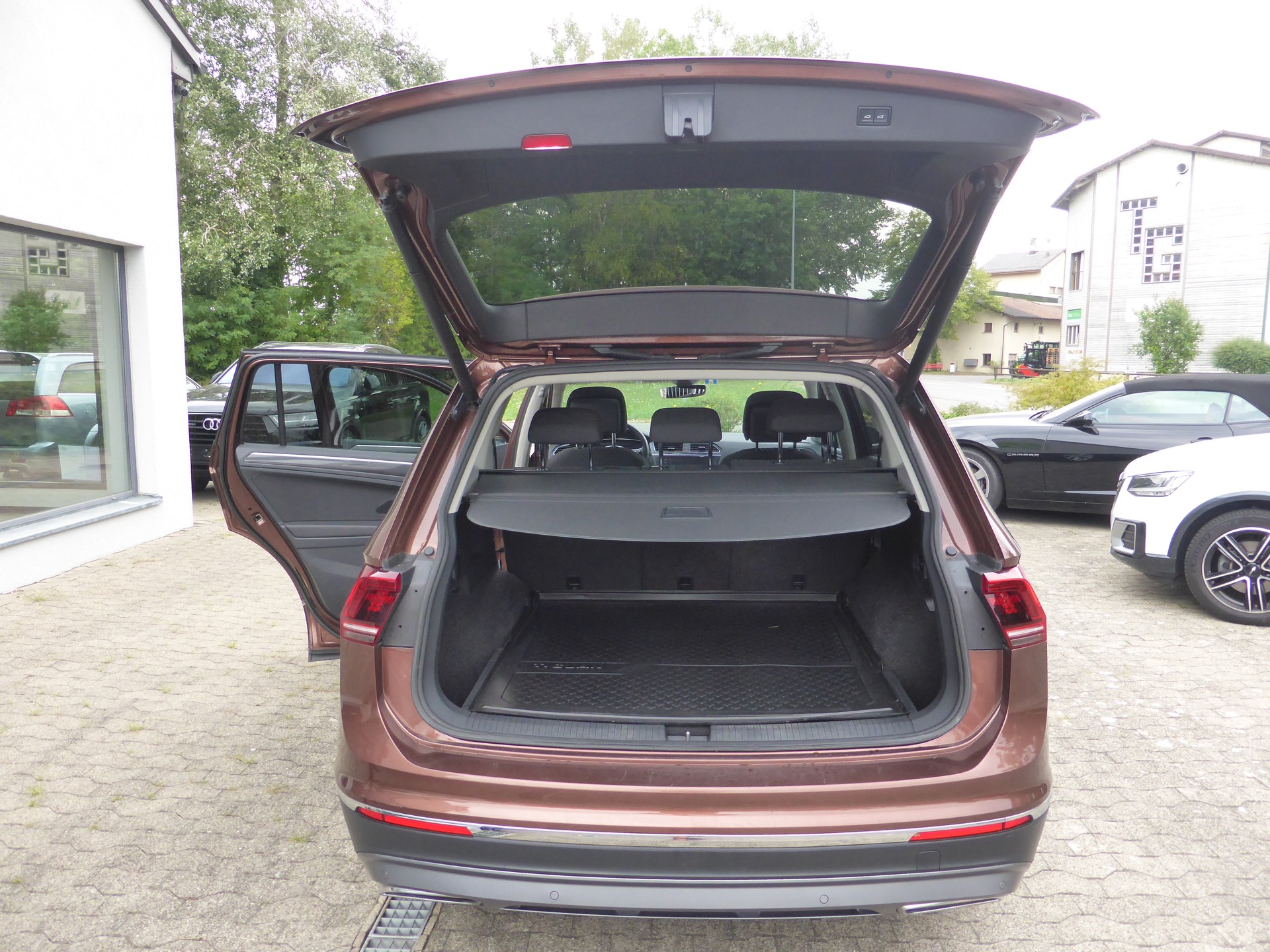 VW Tiguan Allspace 2.0TSI Highline 4Motion DSG-image-14
