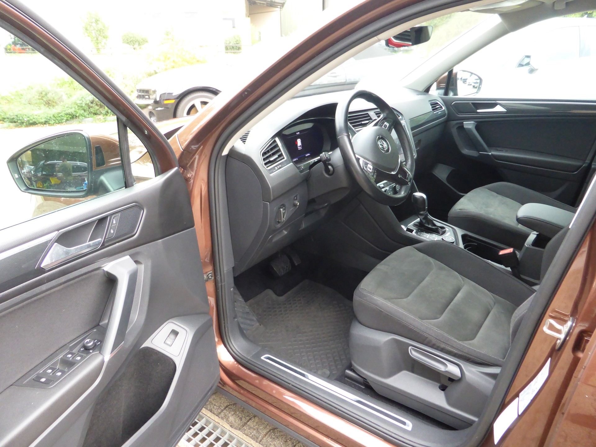 VW Tiguan Allspace 2.0TSI Highline 4Motion DSG-image-9