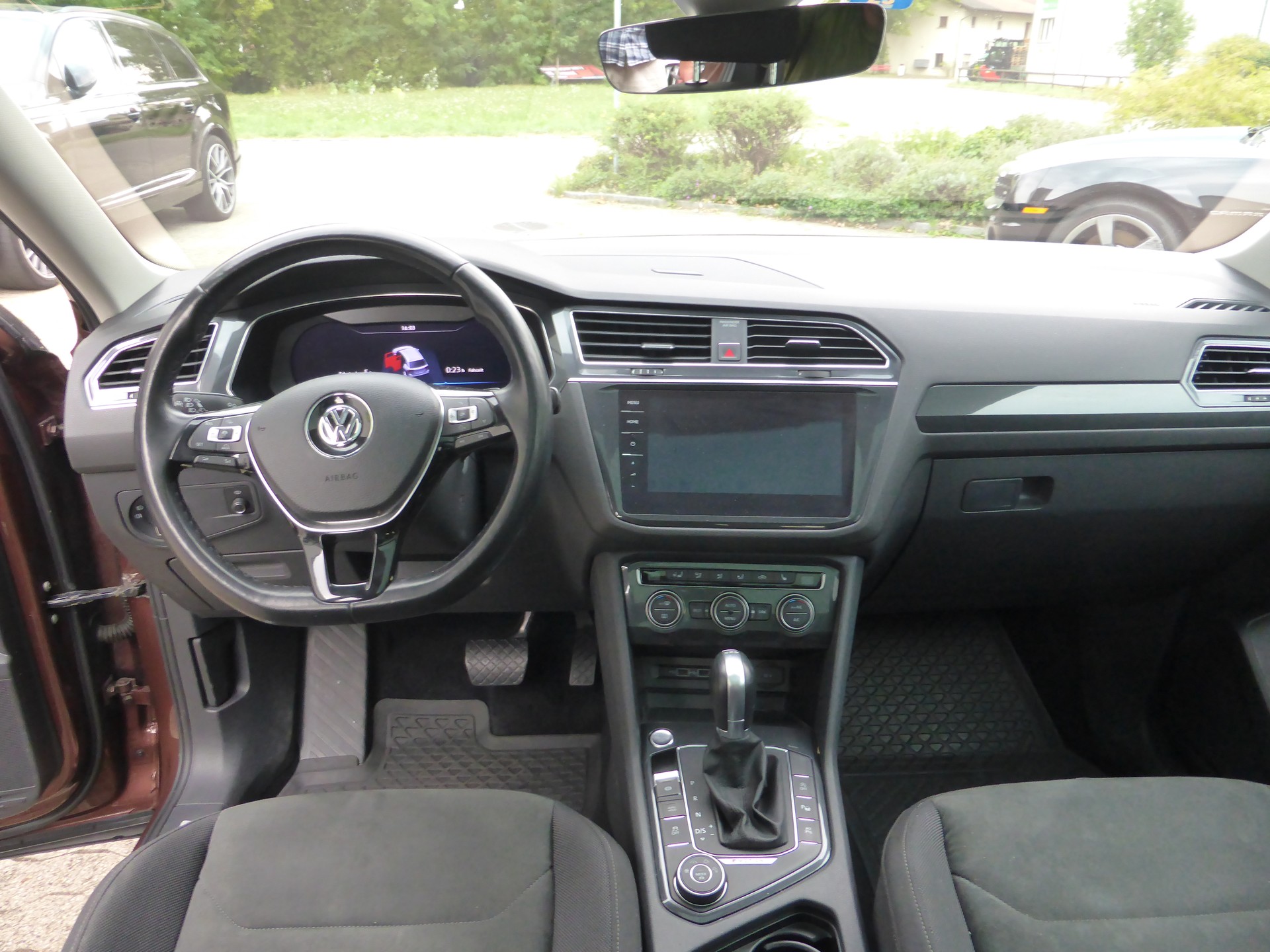 VW Tiguan Allspace 2.0TSI Highline 4Motion DSG-image-11