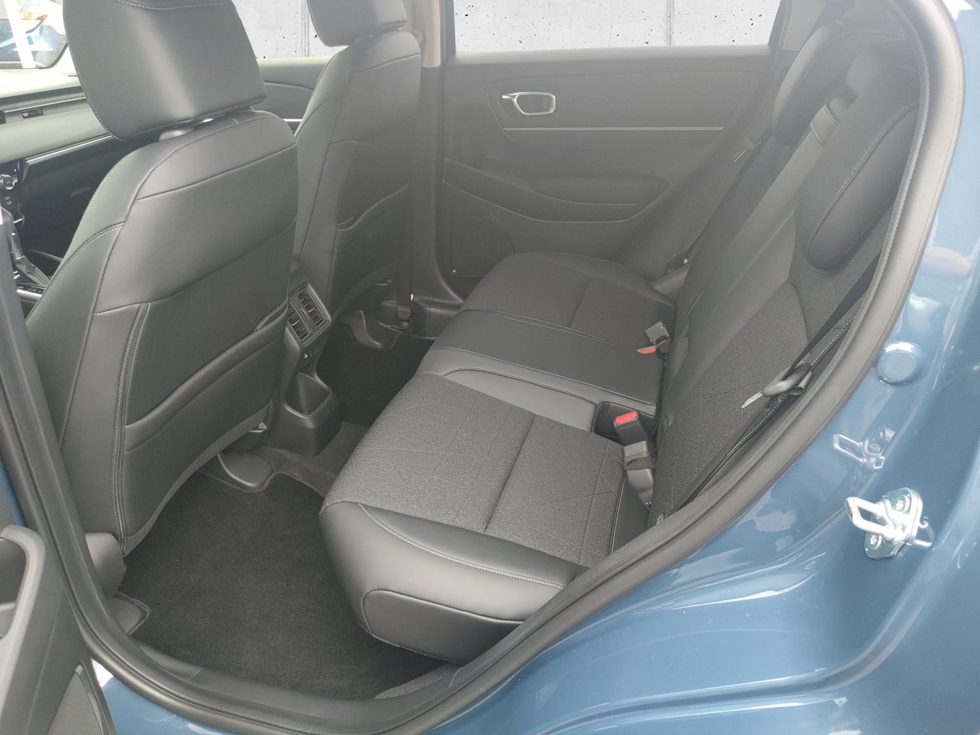 HONDA HR-V 1.5 i-MMD Advance-image-12