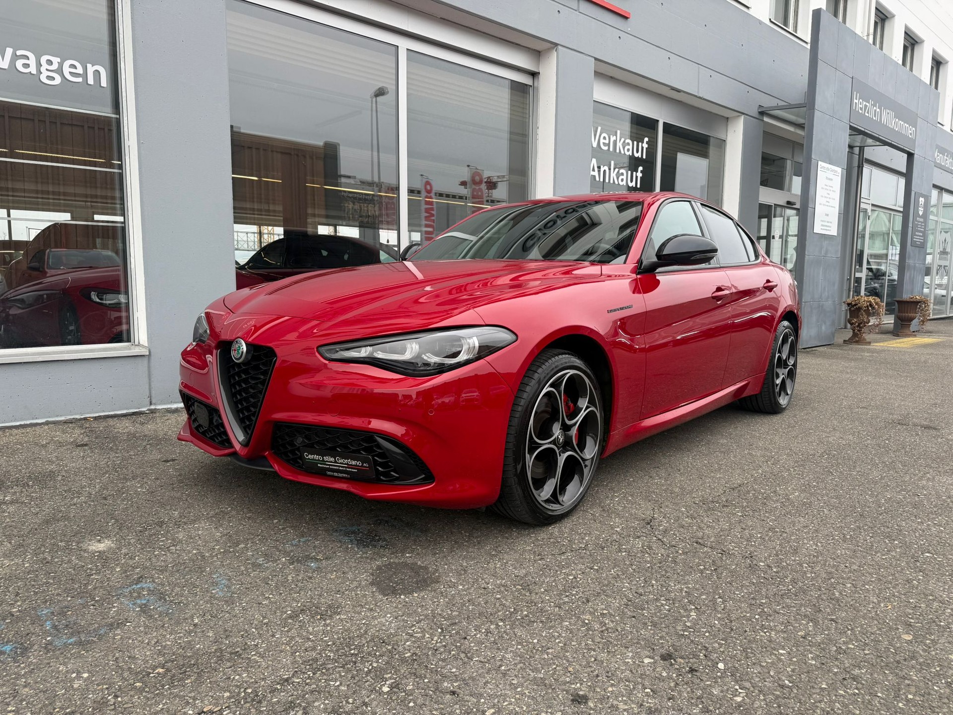 ALFA ROMEO Giulia 2.0 Competizione 280PS Q4 AT8 MY23/24-showroom-element-3