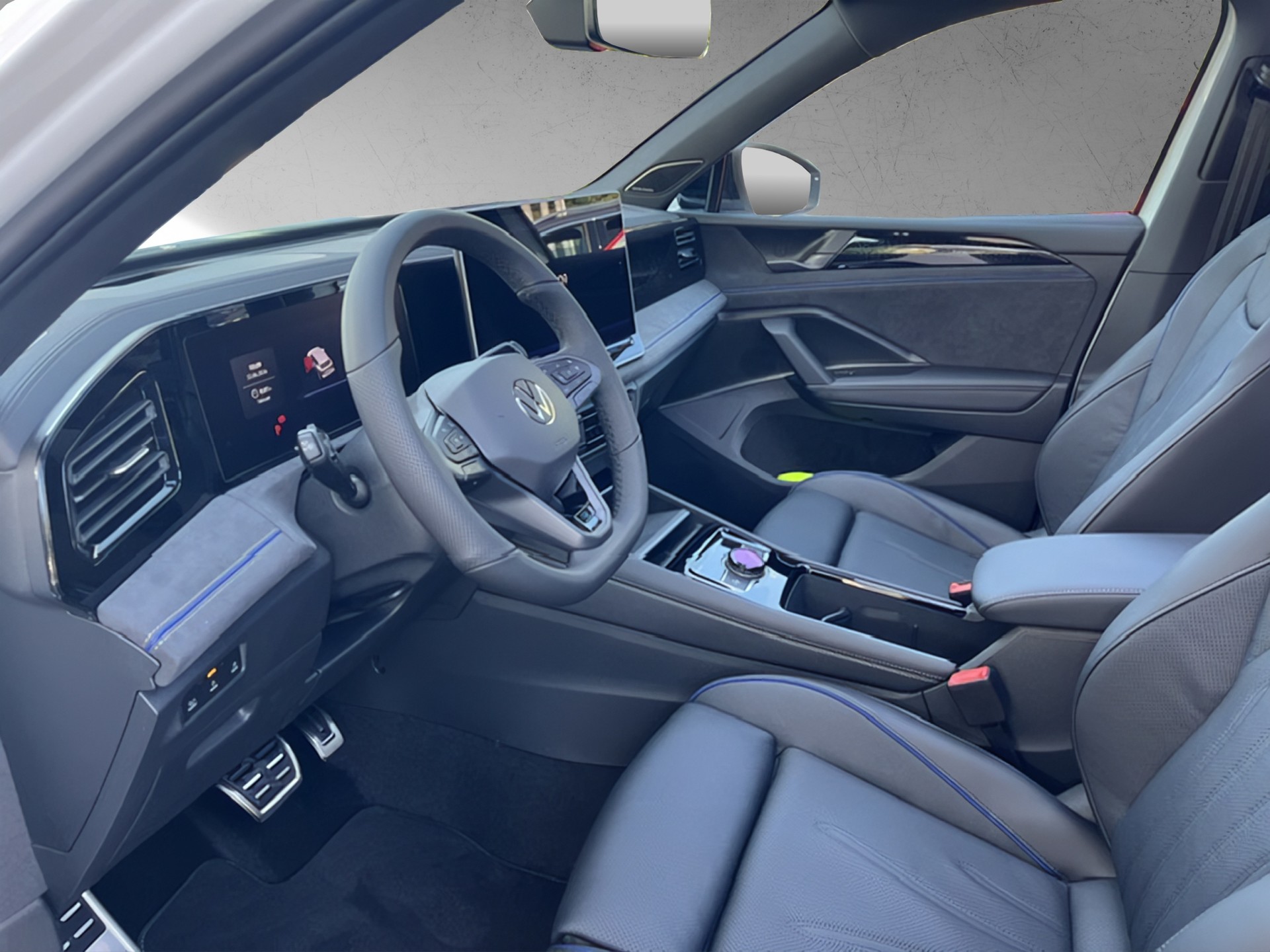 VW Tiguan 2.0 TSI DSG R-Line United 4Motion-image-3