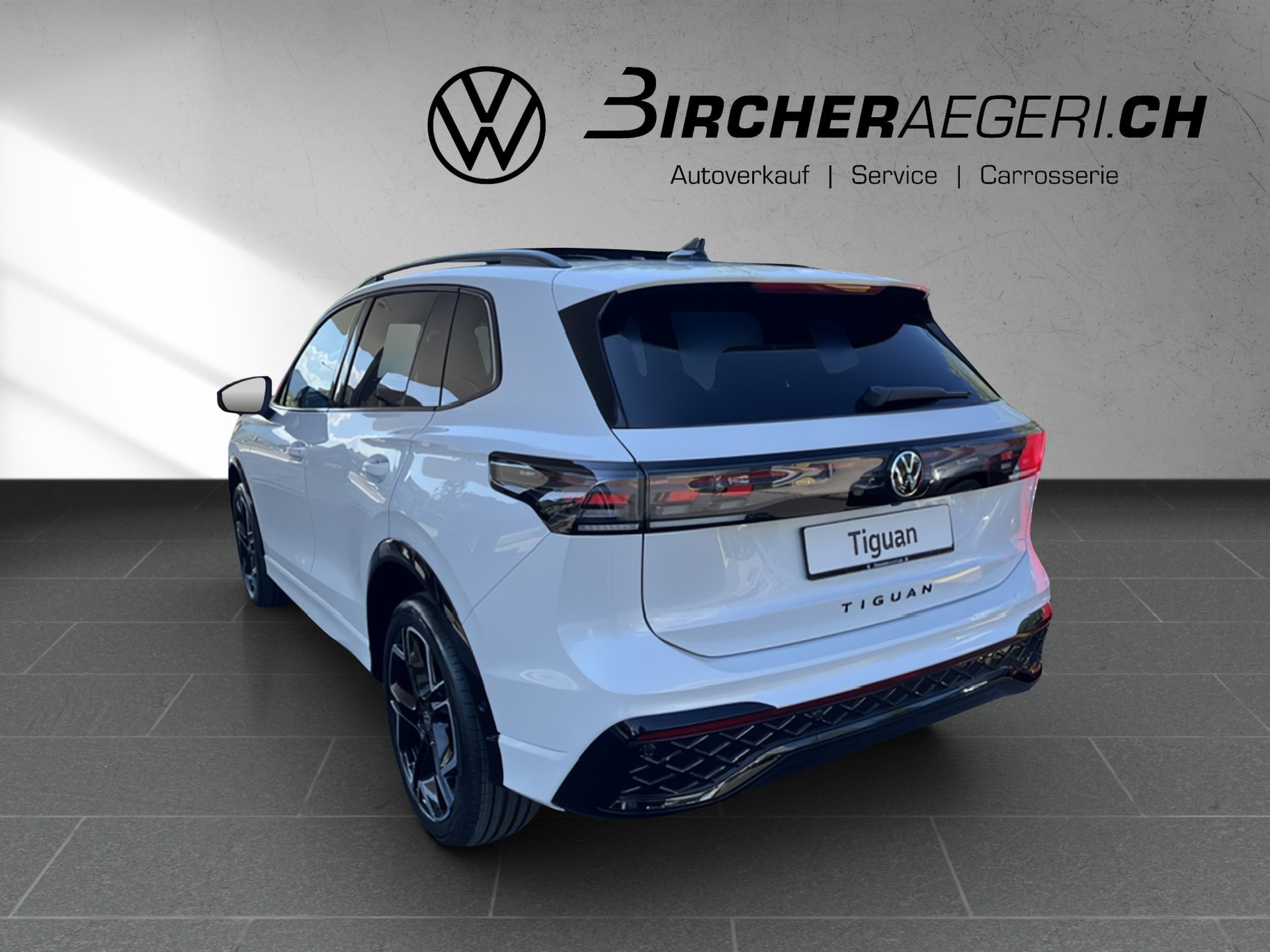 VW Tiguan 2.0 TSI DSG R-Line United 4Motion-image-2