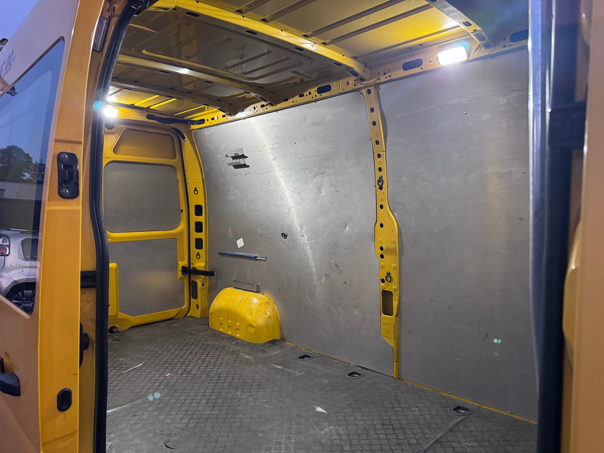 RENAULT Master T35 2.3dCi 130 L3H2-image-7