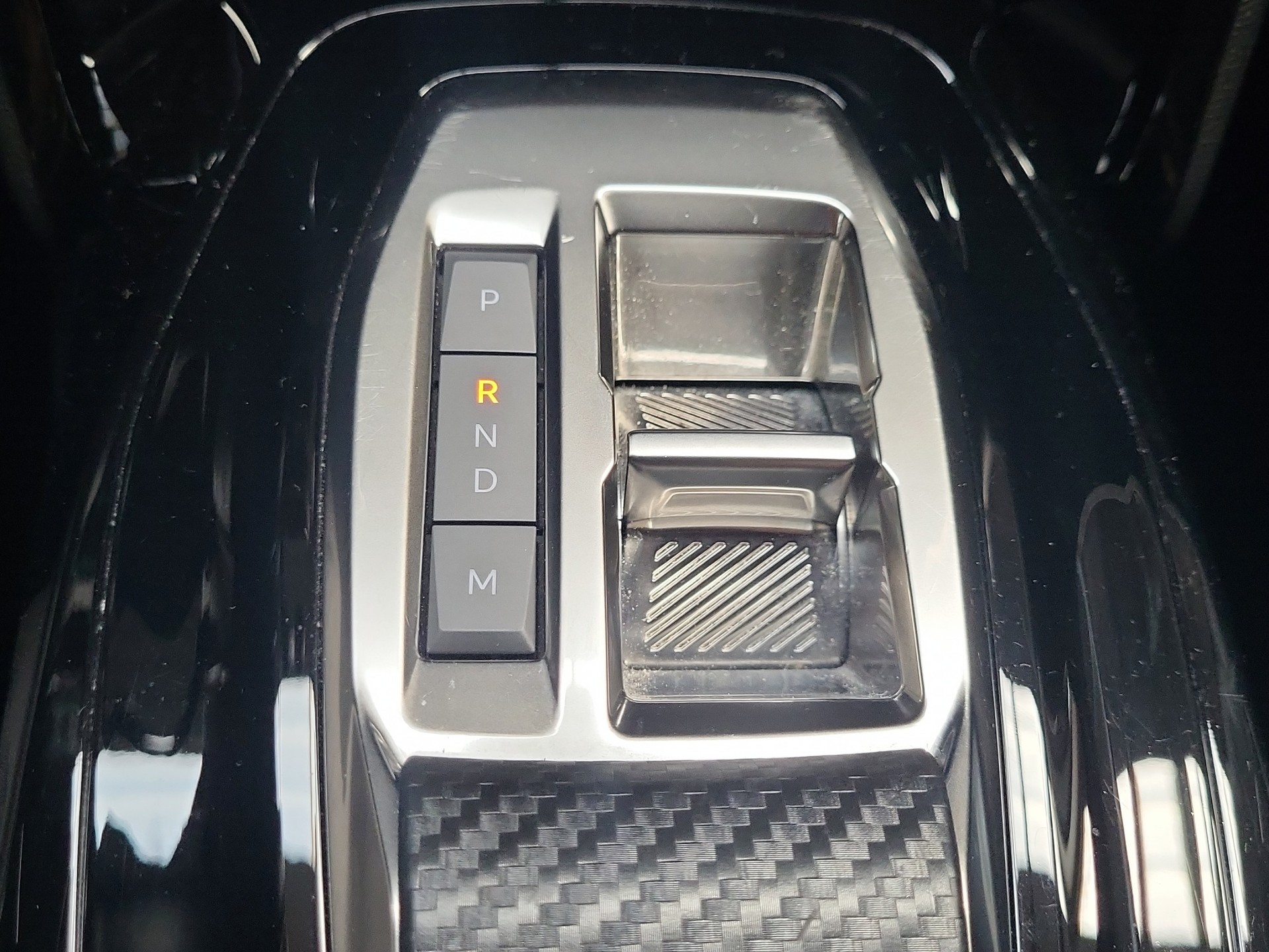 PEUGEOT 208 1.2 Allure Pack-image-9