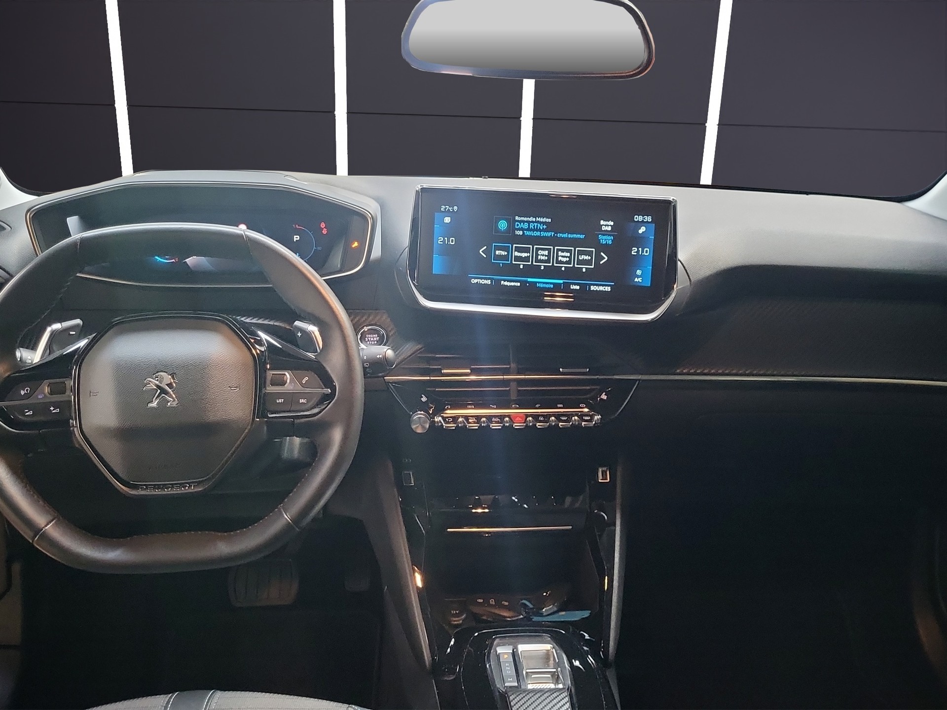 PEUGEOT 208 1.2 Allure Pack-image-6
