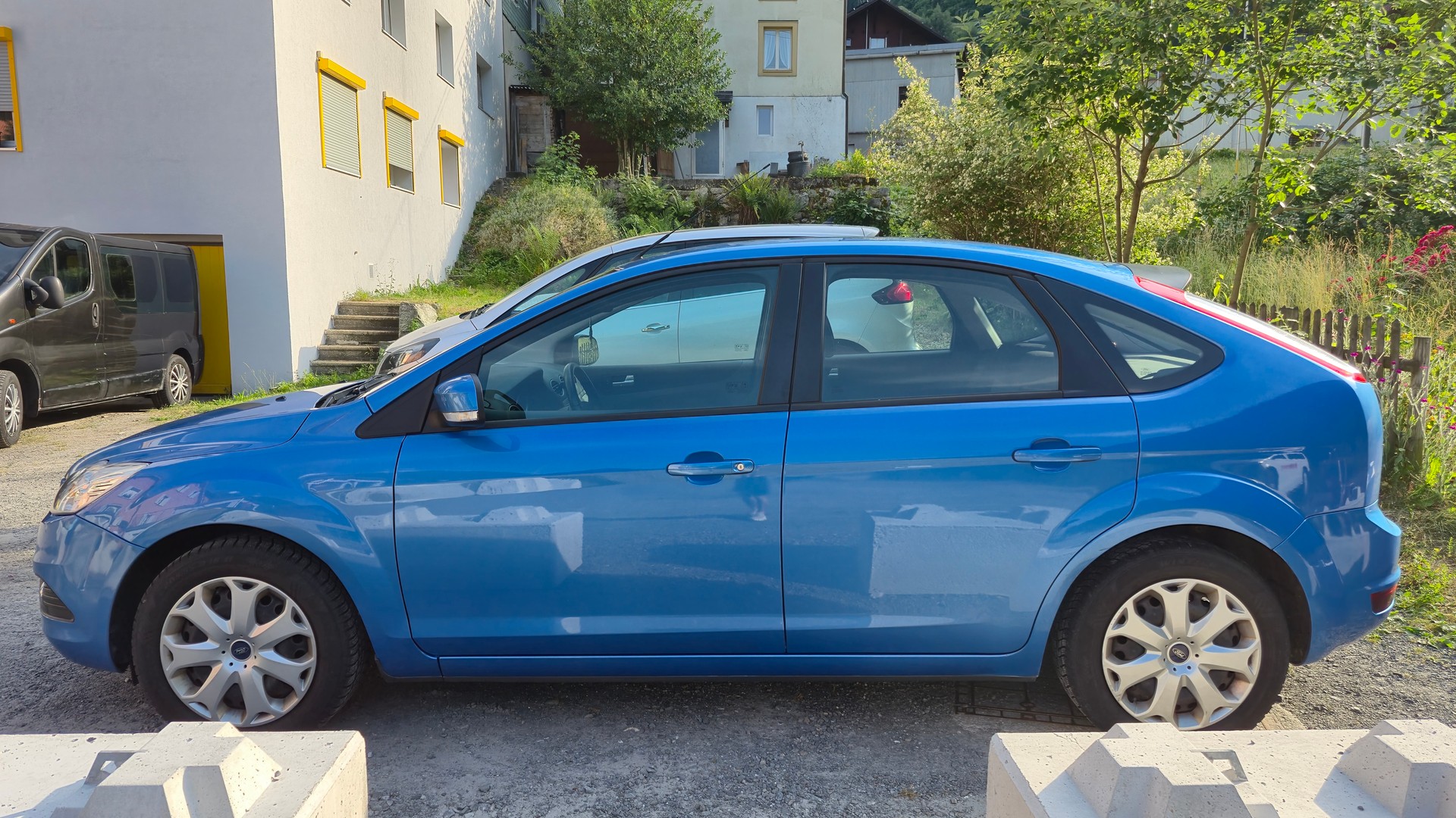 FORD 2.0i 16V Titanium-image-1