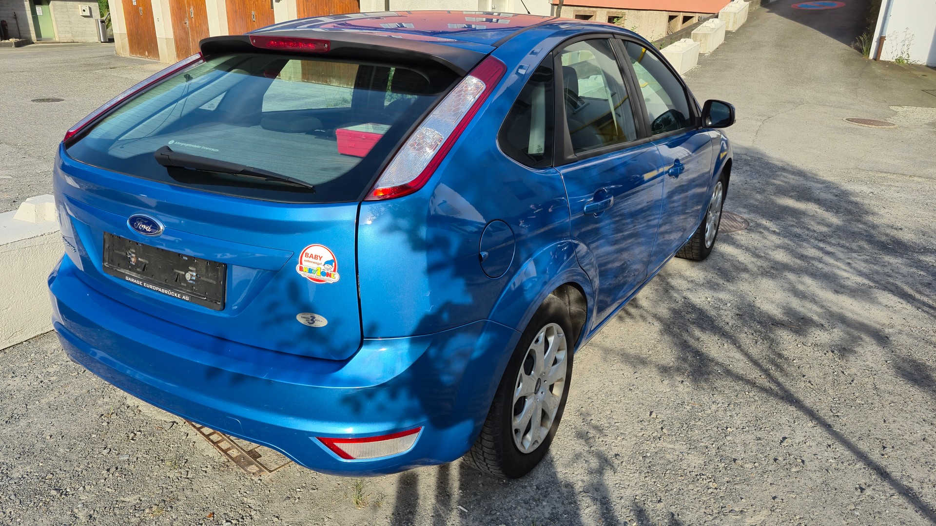 FORD 2.0i 16V Titanium-image-3