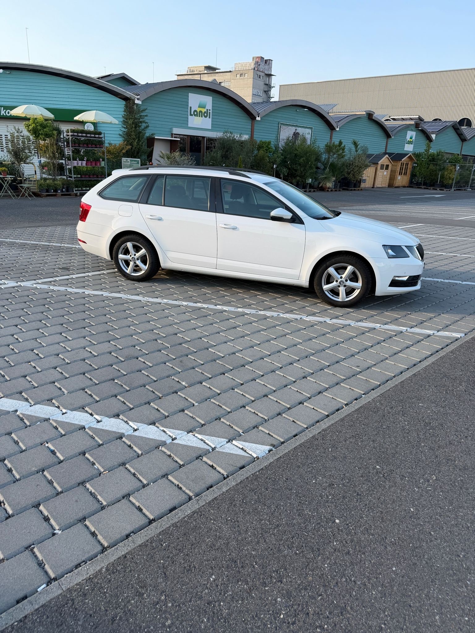 SKODA 1.6 TDI 115 Soleil DSG-image-1