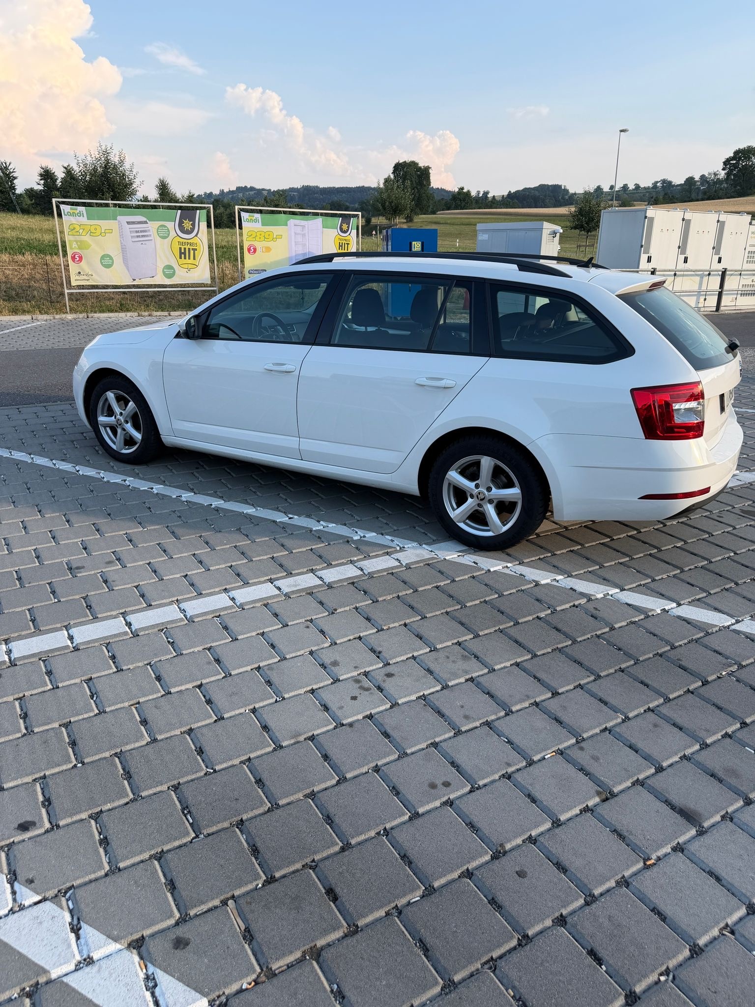 SKODA 1.6 TDI 115 Soleil DSG-image-2