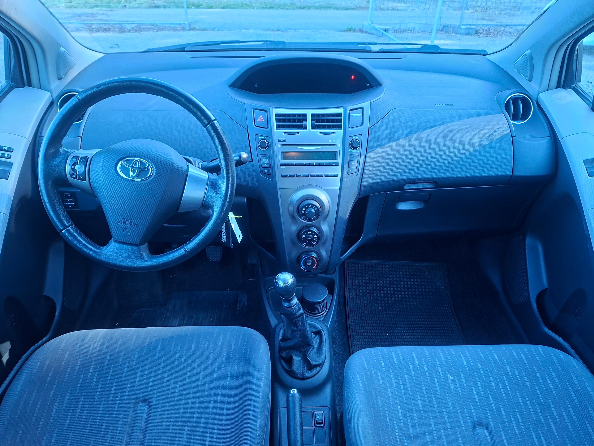 TOYOTA Yaris 1.33 Linea Luna-image-8