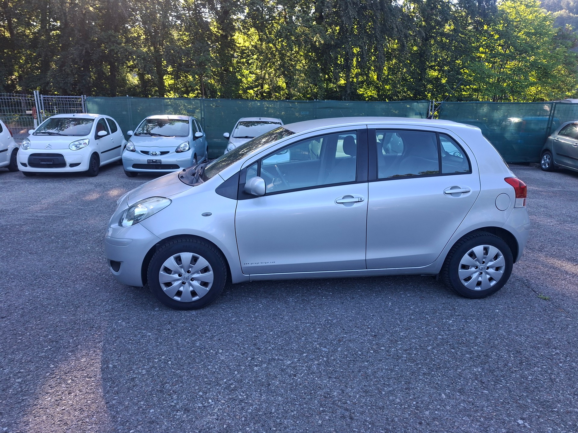 TOYOTA Yaris 1.33 Linea Luna-image-4