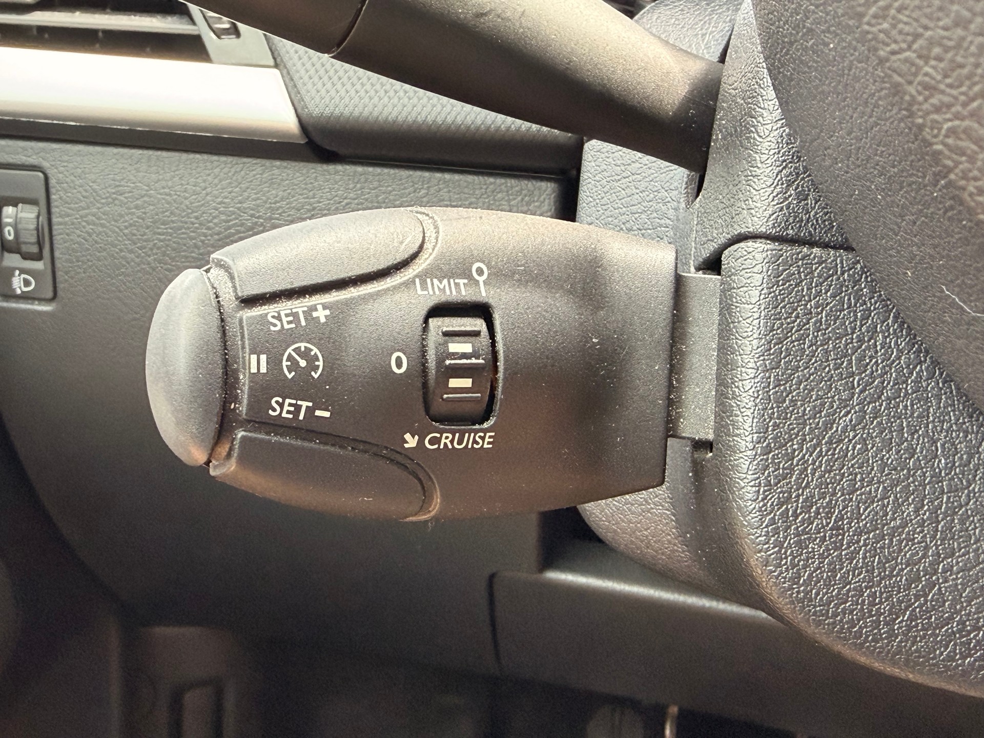 PEUGEOT 207 1.6 16V Sport-image-10